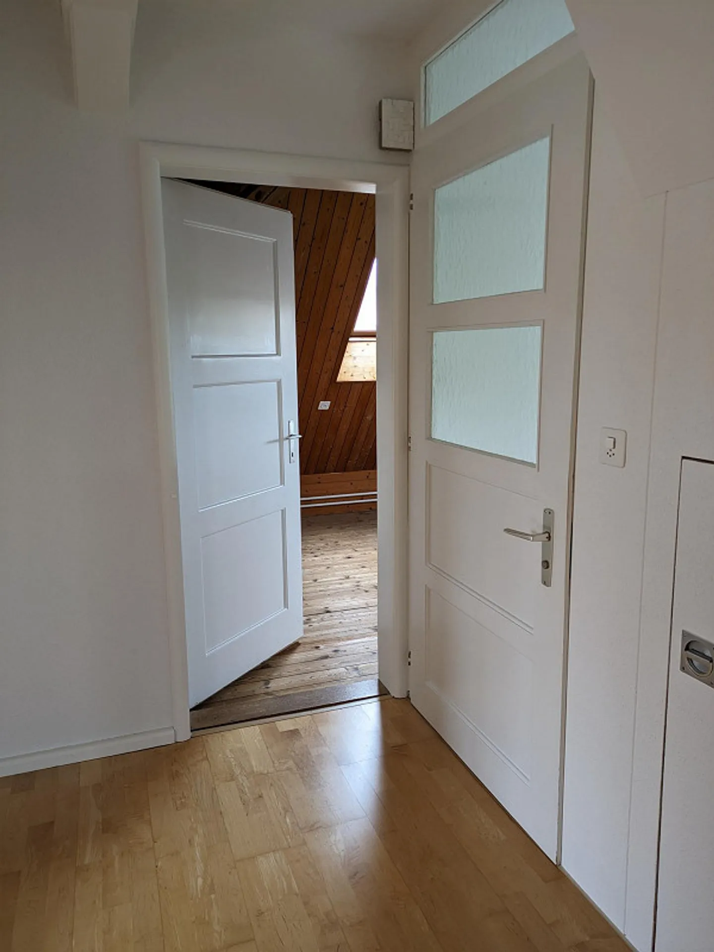 Très joli et confortable appartement sous les combles de 3,5 pièces dans un ancien bâtiment - Photo 15 sur 17