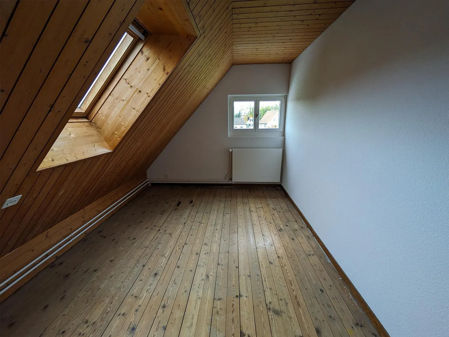 Très joli et confortable appartement sous les combles de 3,5 pièces dans un ancien bâtiment - Photo 14 sur 17