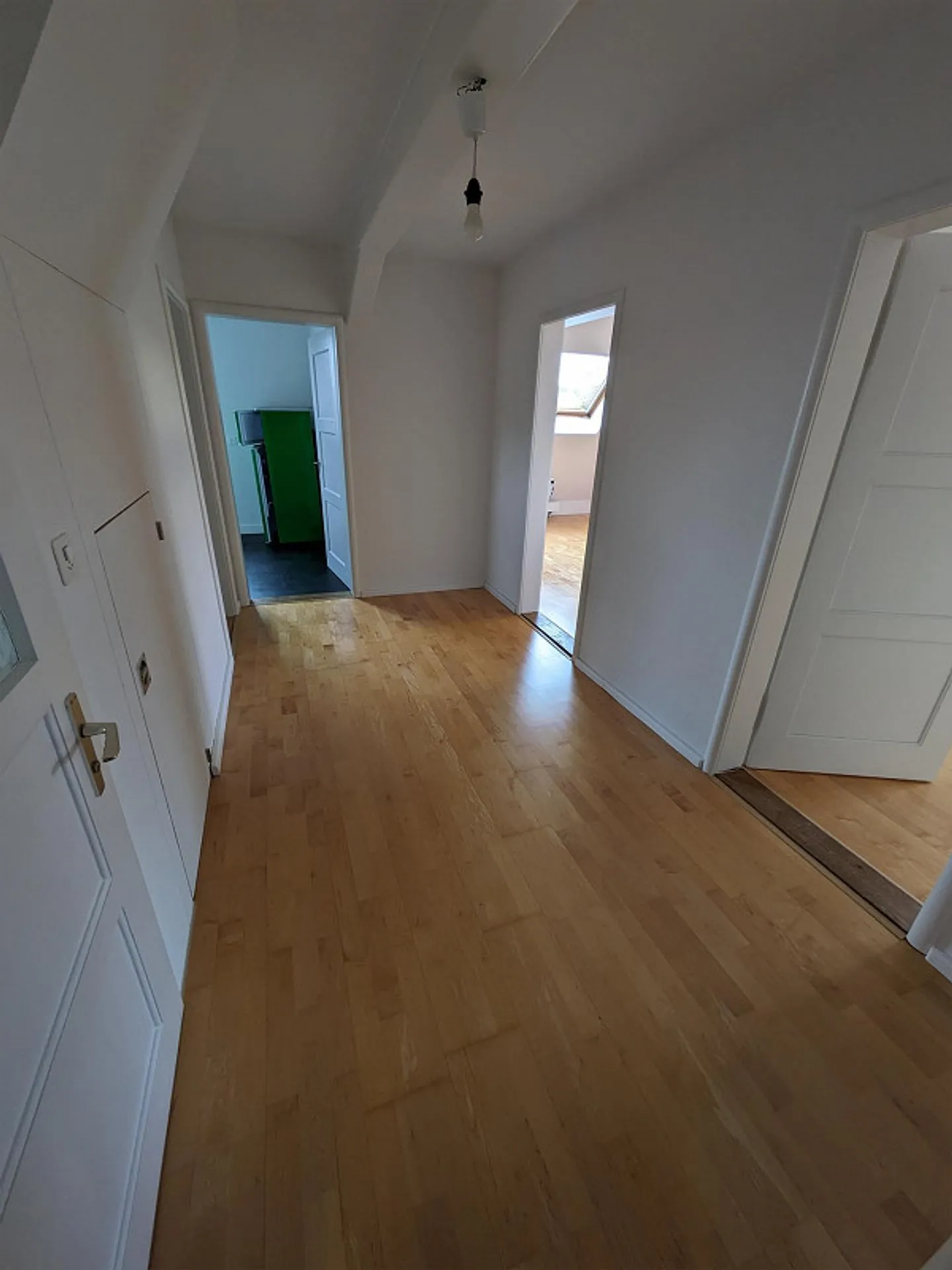 Très joli et confortable appartement sous les combles de 3,5 pièces dans un ancien bâtiment - Photo 16 sur 17