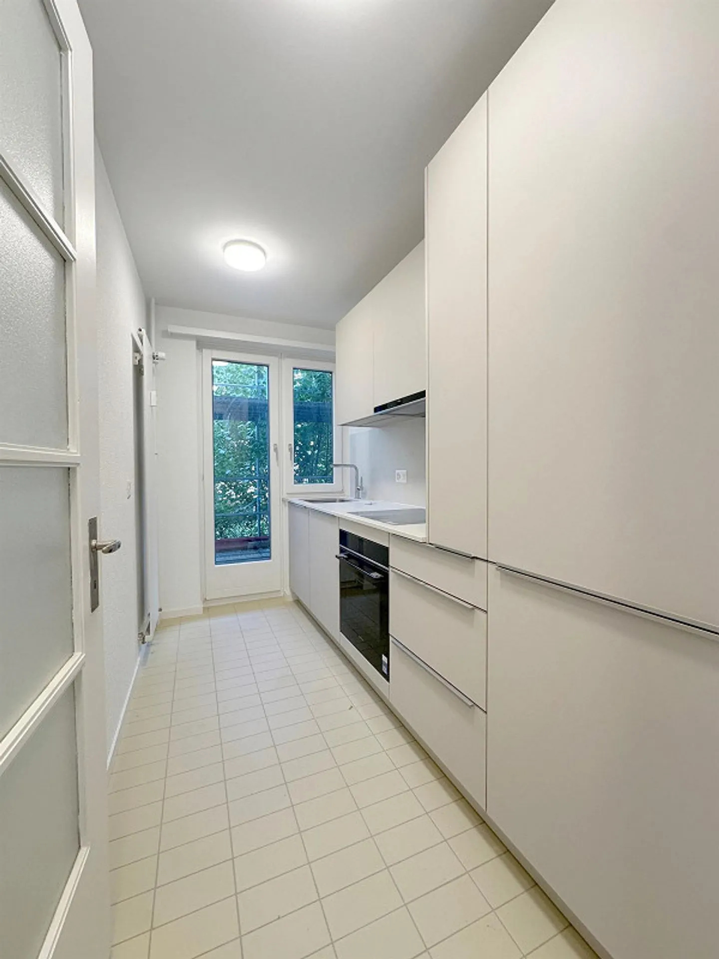 In the heart of Wollishofen - freshly renovated! - Photo 4 of 5