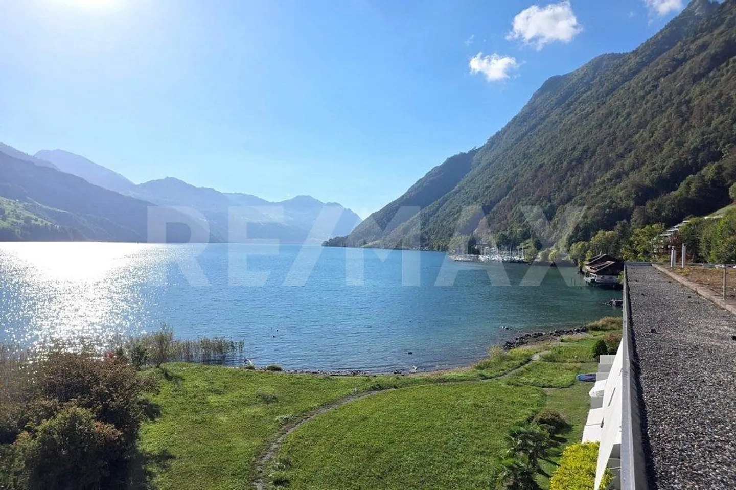 Nouvel appartement en attique de 3,5 pièces à louer, directement au bord du lac, à 644... - Photo 1 sur 12
