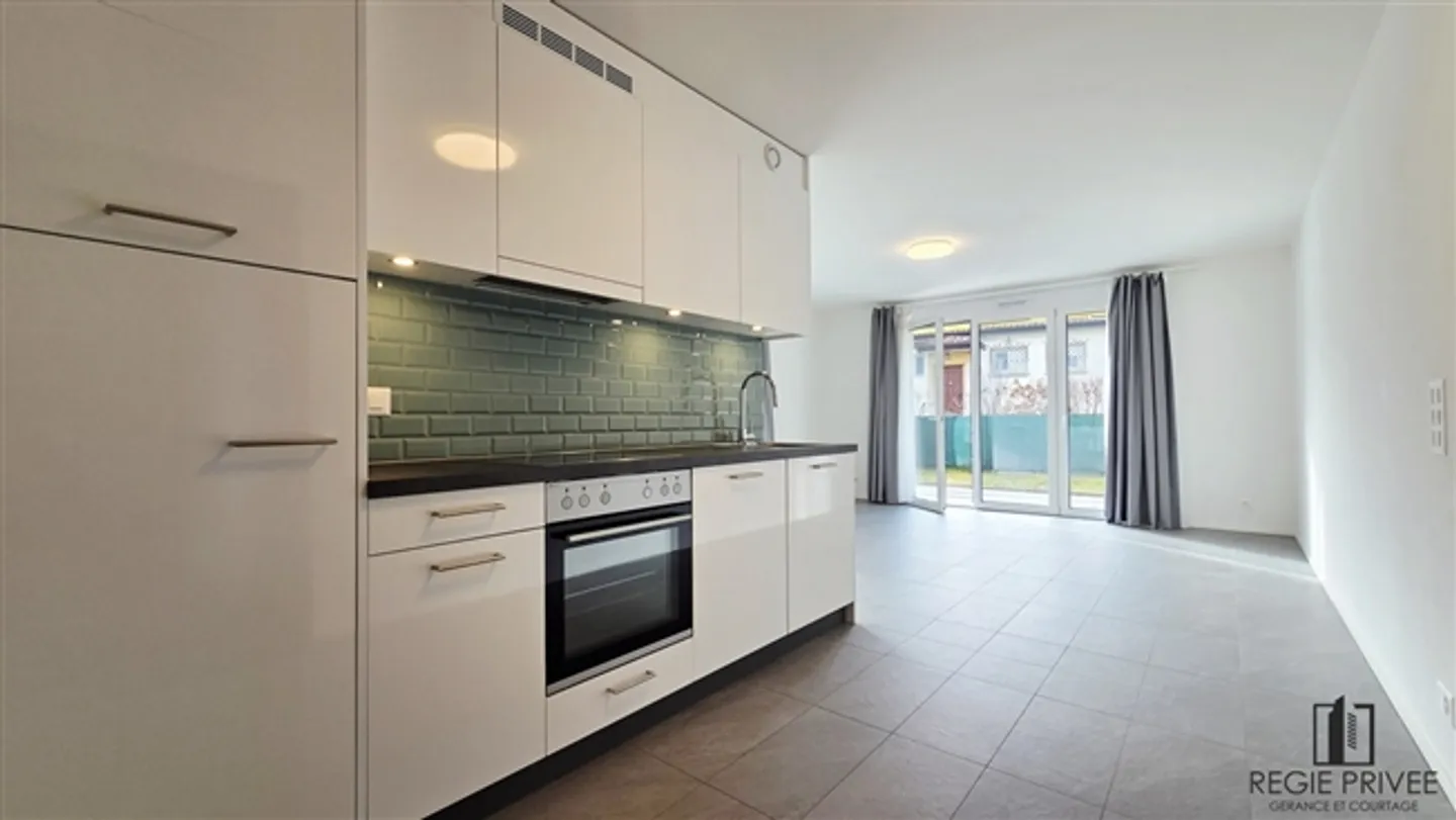 Studio a livello giardino in un nuovo edificio - Foto 1 di 7