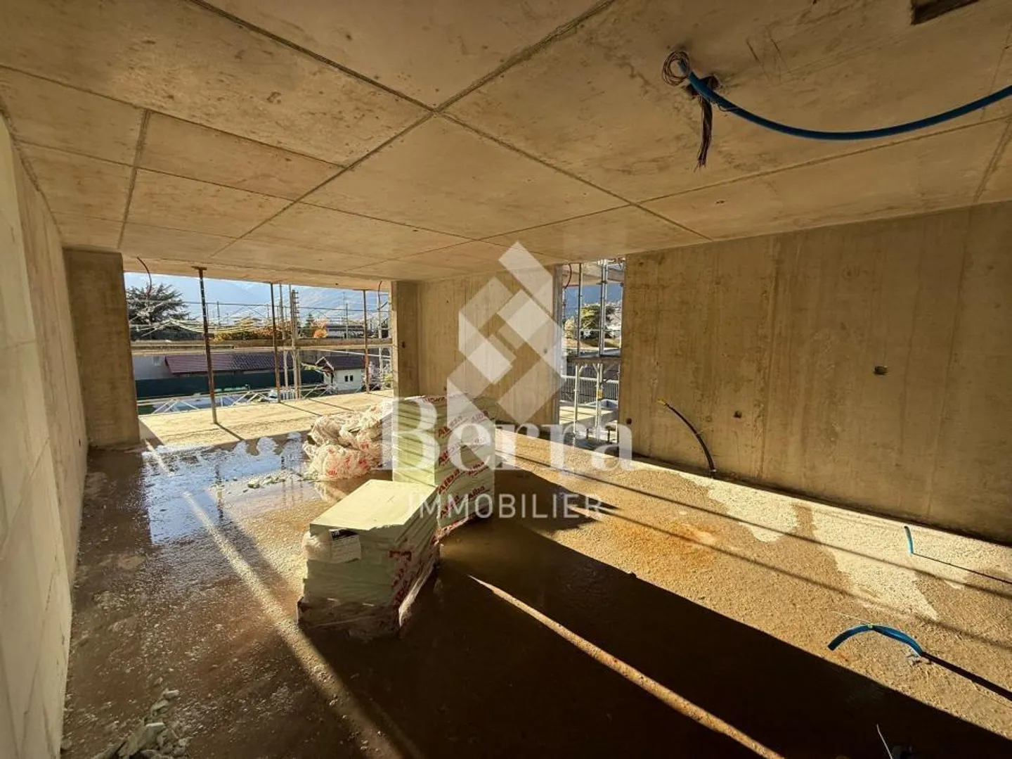 Ampio appartamento in nuovo sviluppo, attrezzature superiori - Foto 3 di 13