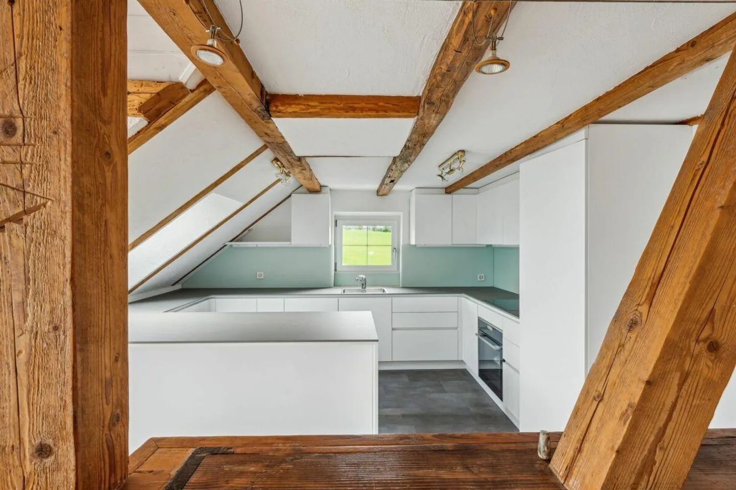 Appartamento 4.5 stanze con balcone nel verde - Foto 4 di 12