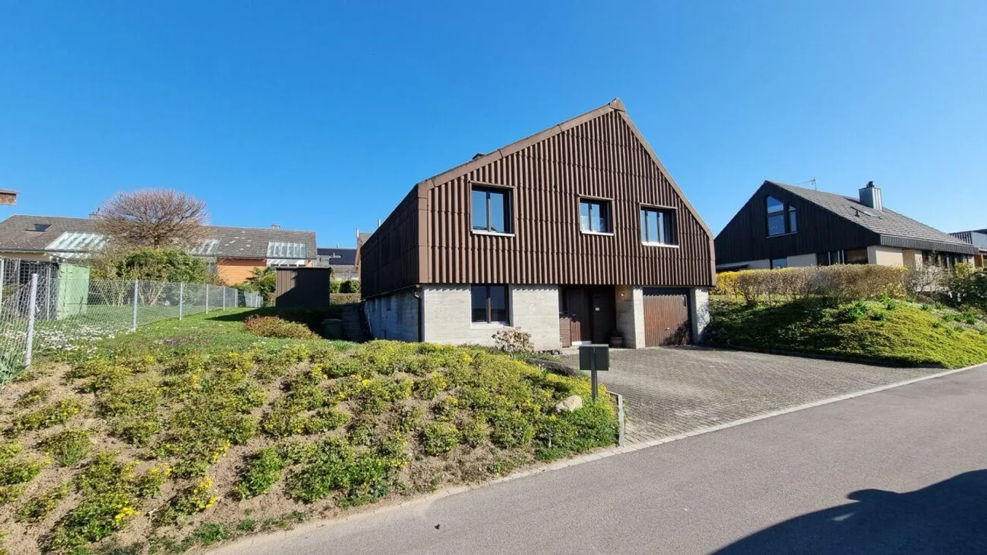 Family Oasis with Large Garden - Photo 11 of 12