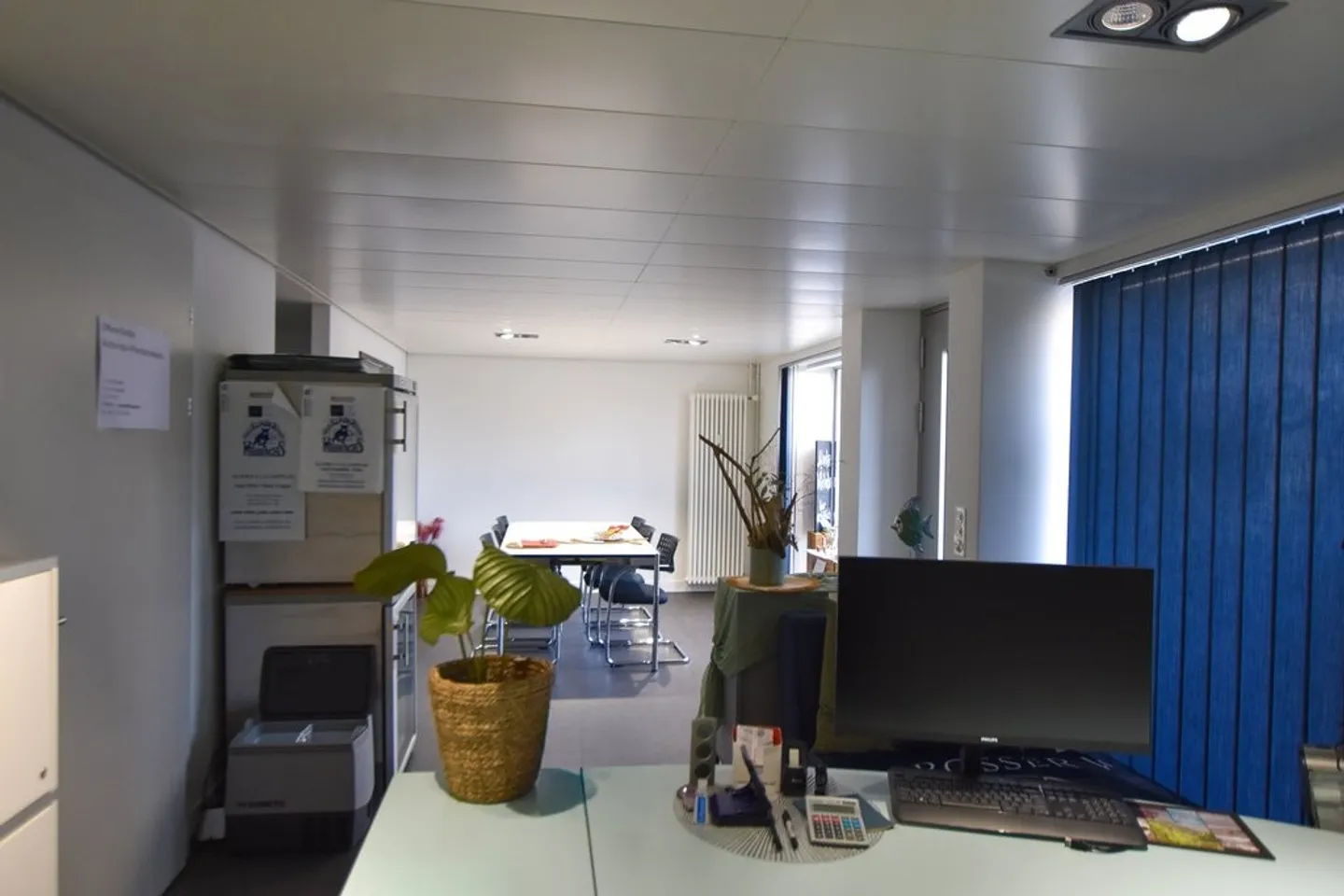 Versatile commercial space in a central location on Ostring - Photo 2 of 3