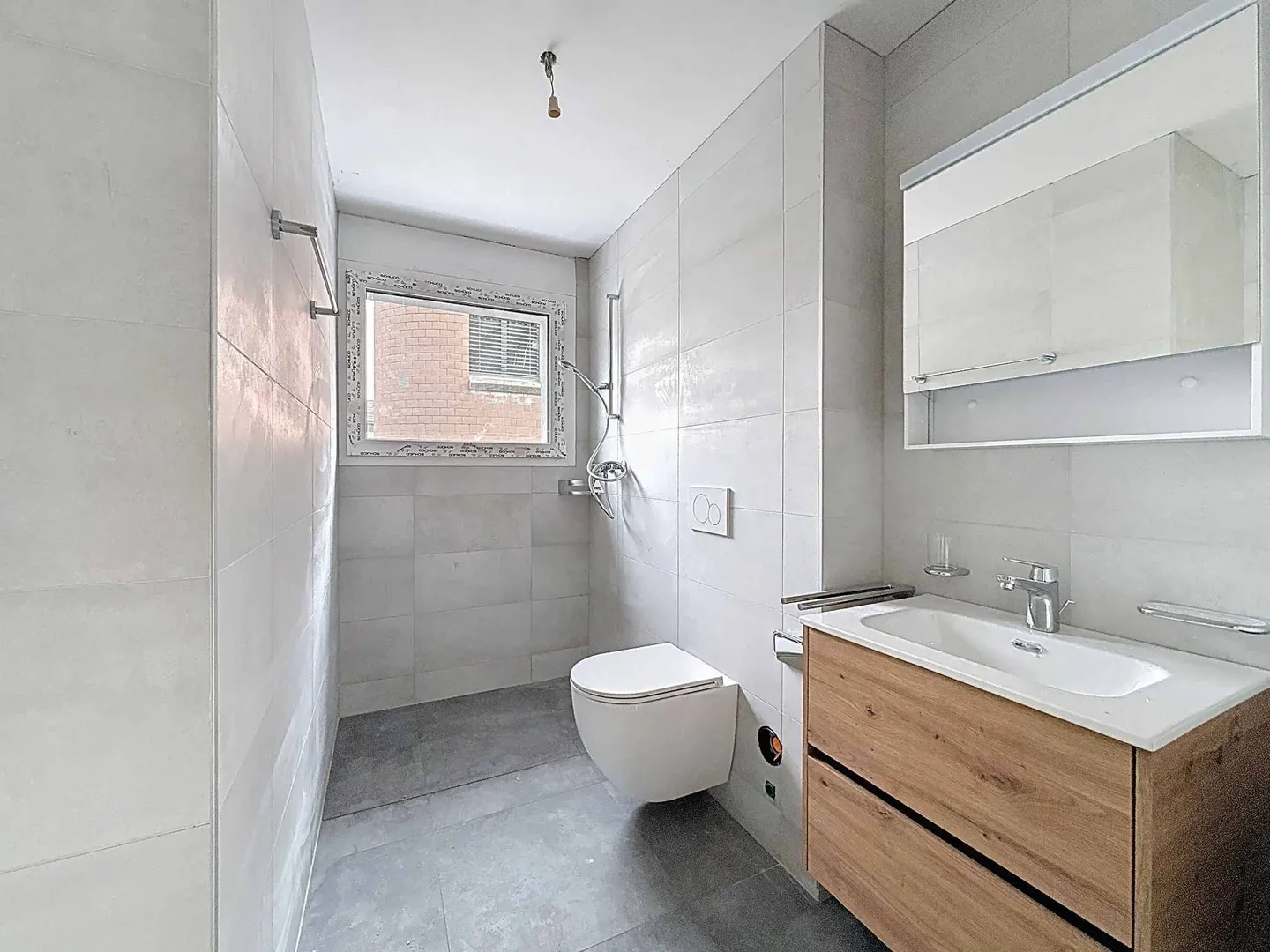 Elegantes 3.5-Zimmer-Neubauwohnung mit zwei Außenbereichen - Photo 6 sur 8