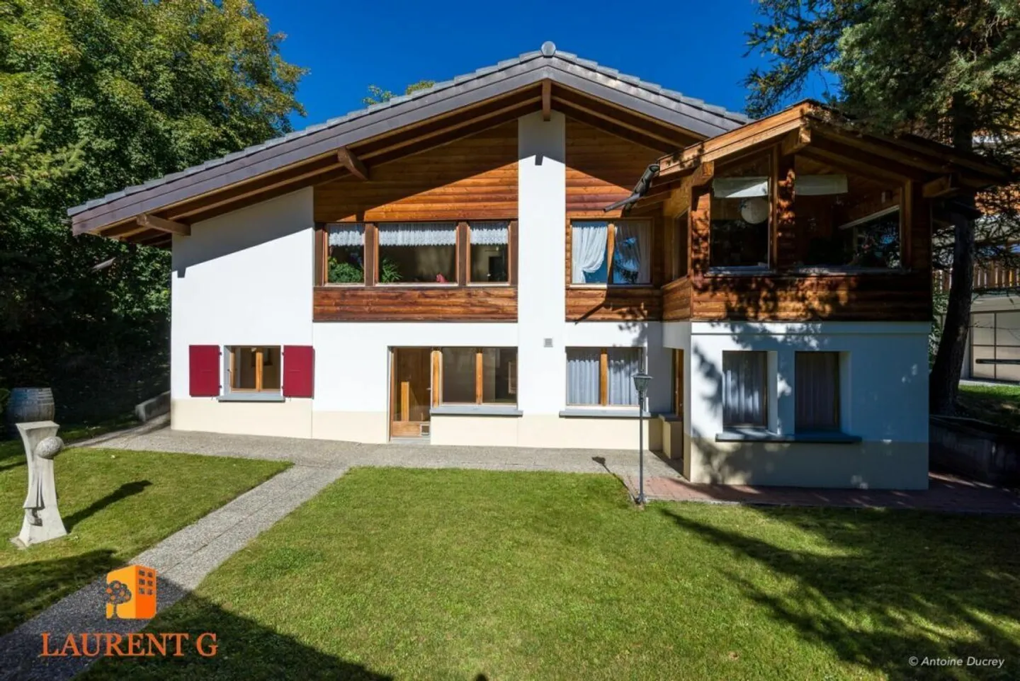 10-room chalet in Ovronnaz - Photo 1 of 17