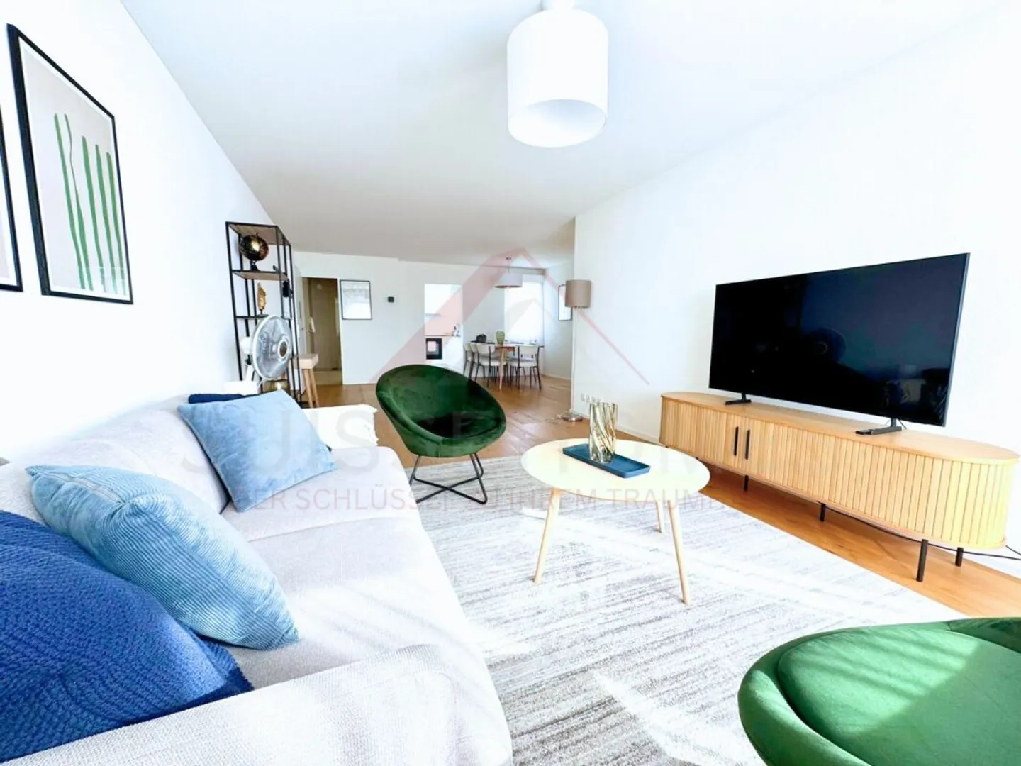 Stylish Apartment with Spectacular Views - Photo 4 of 20