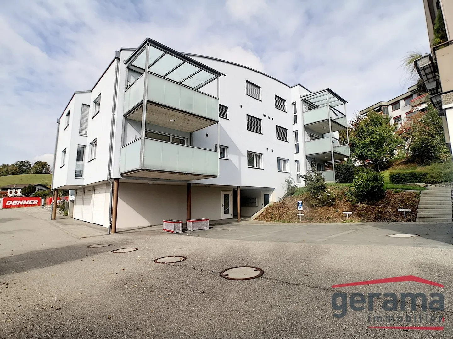 Place ouverte - Photo 1 sur 2