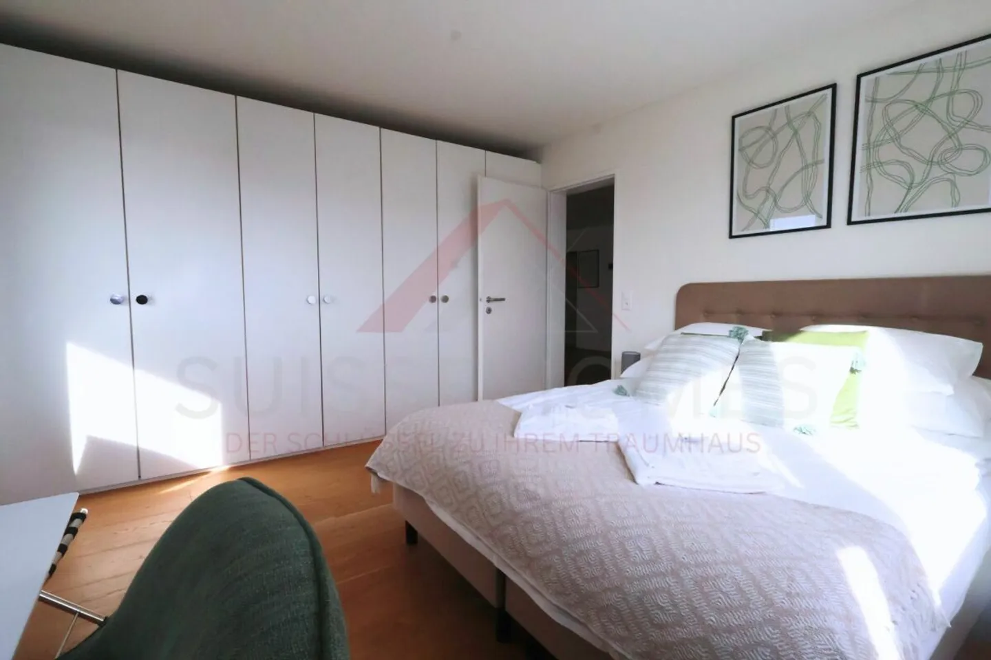 Stylish Apartment with Spectacular Views - Photo 12 of 20