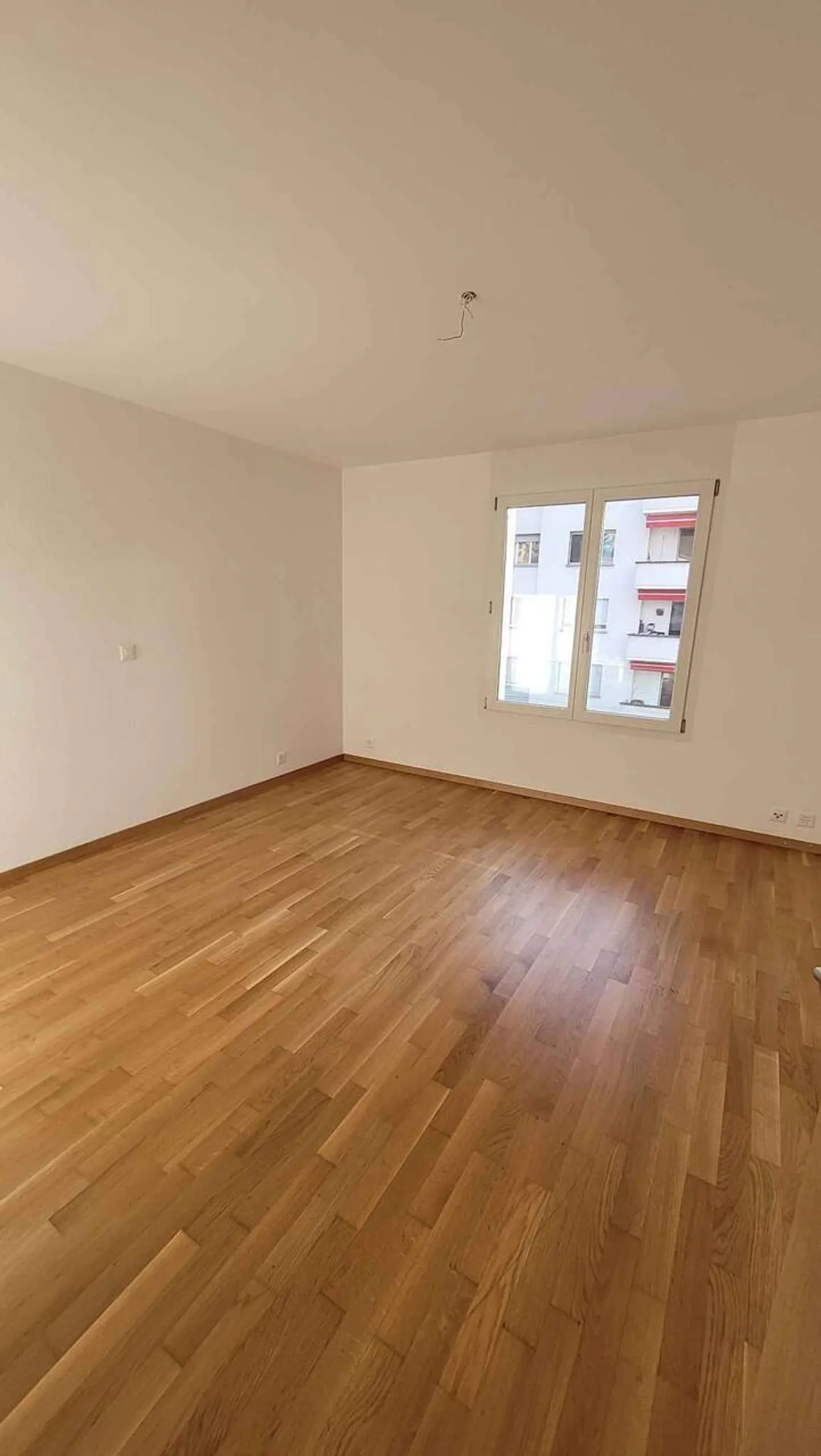 Wunderschöne Wohnung im 1. Stock mit großem Eckbalkon und schönem unverbautem Blick, nur wenige Schritte vom Stadtzentrum entfernt, vermietet verkauft - Foto 4 von 13