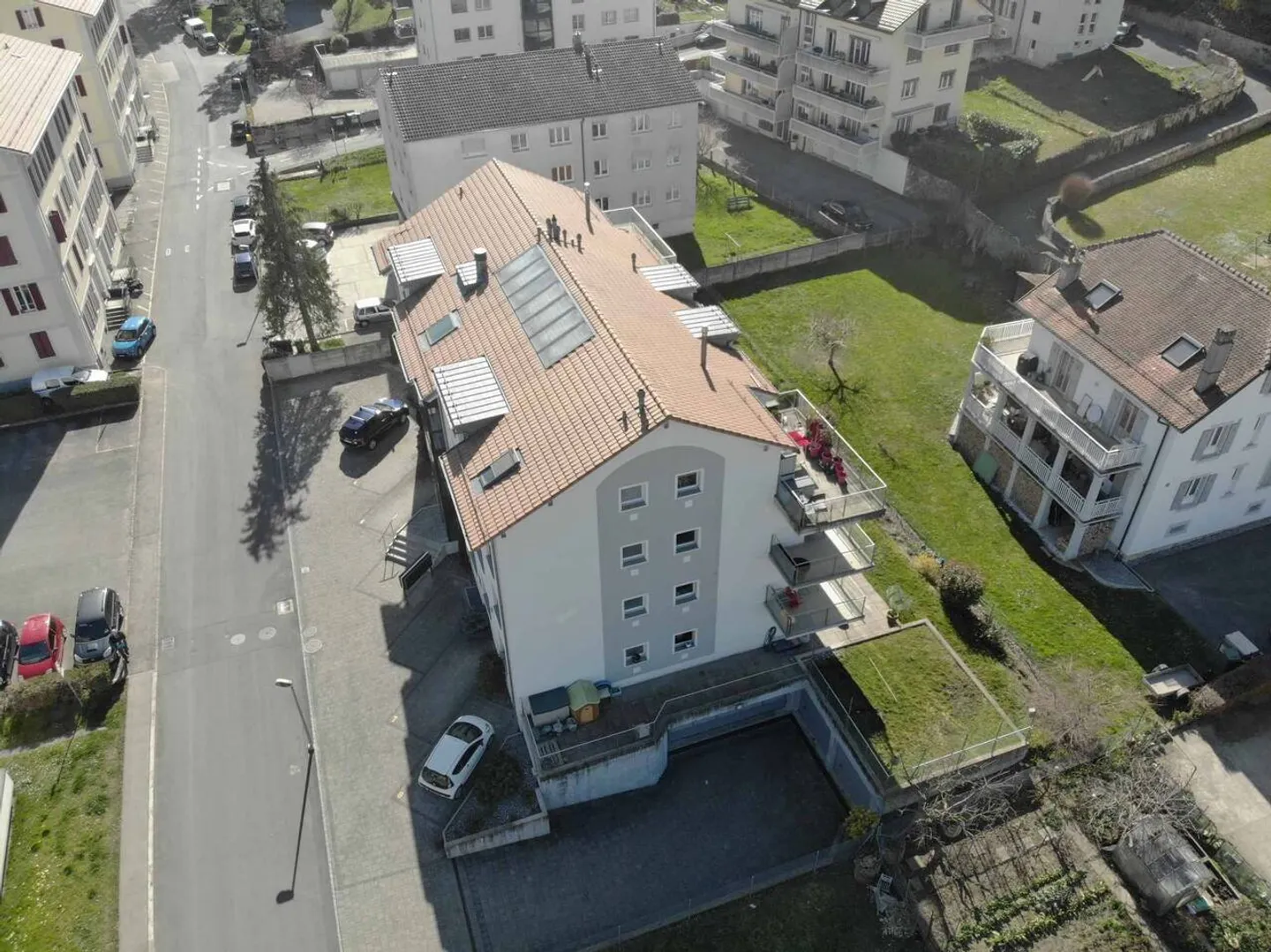 Wunderschöne Wohnung im 1. Stock mit großem Eckbalkon und schönem unverbautem Blick, nur wenige Schritte vom Stadtzentrum entfernt, vermietet verkauft - Foto 8 von 13