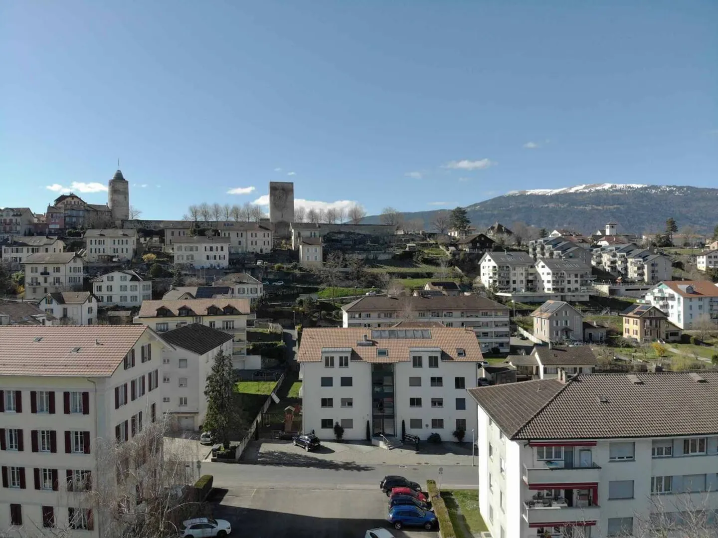 Wunderschöne Wohnung im 1. Stock mit großem Eckbalkon und schönem unverbautem Blick, nur wenige Schritte vom Stadtzentrum entfernt, vermietet verkauft - Foto 10 von 13