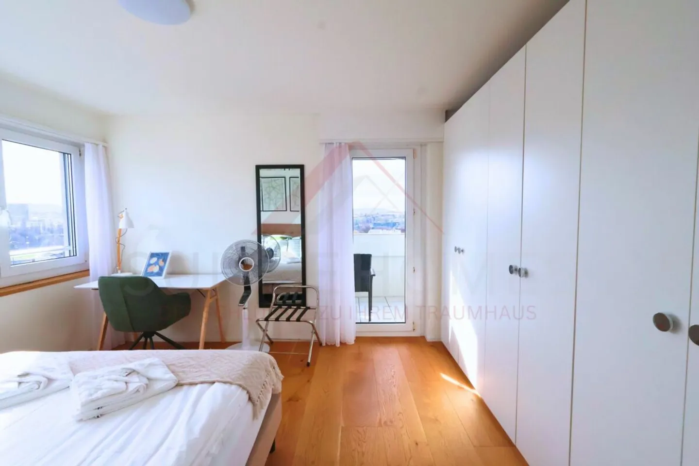 Stylish Apartment with Spectacular Views - Photo 13 of 20