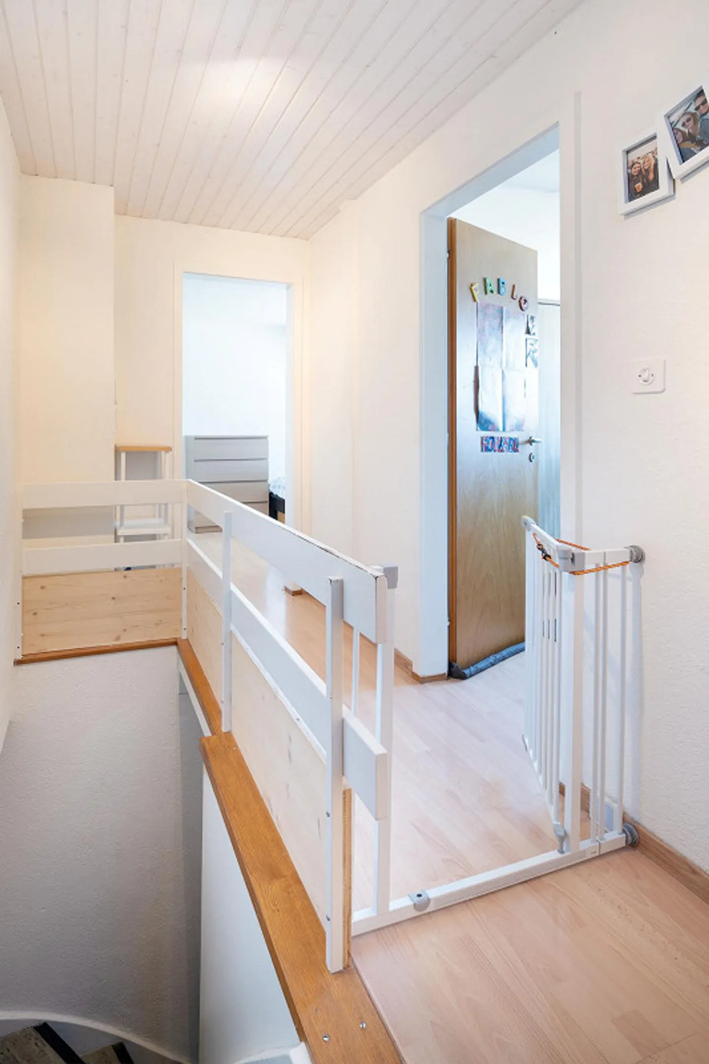 Eck-Einfamilienhaus mit Gewerberaum - Foto 7 von 12