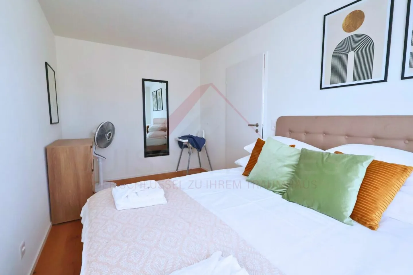 Stylish Apartment with Spectacular Views - Photo 16 of 20