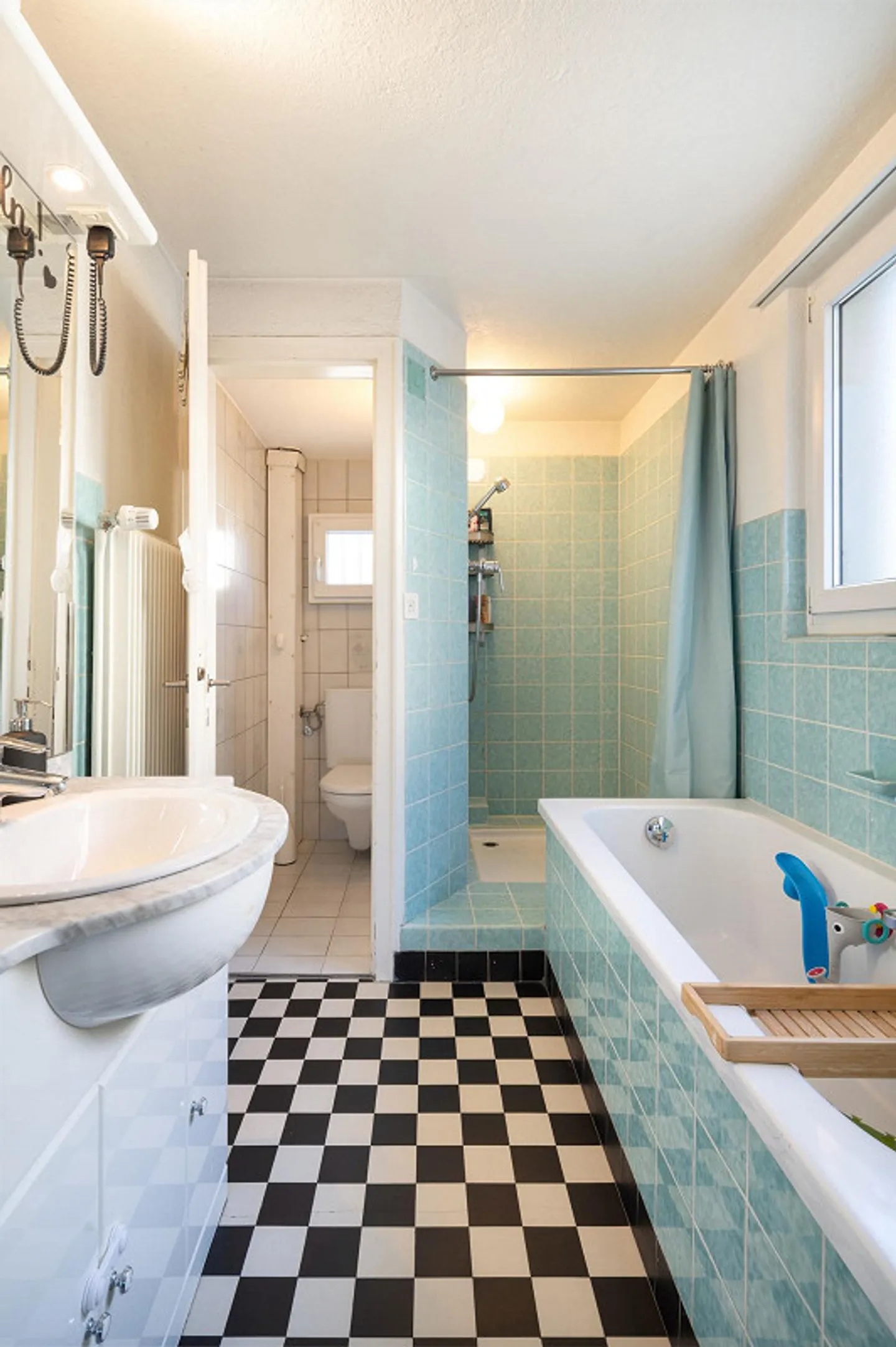 Eck-Einfamilienhaus mit Gewerberaum - Foto 8 von 12