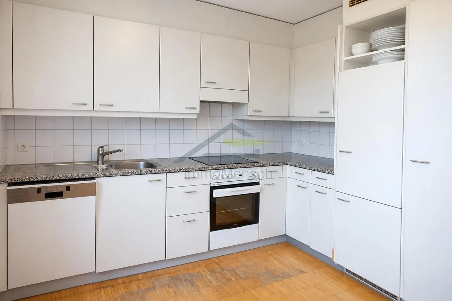 helle 4.5-Zimmer mit 3 Terrassen und AEP an der Bahnhofstrasse Dornach - Foto 7 di 11