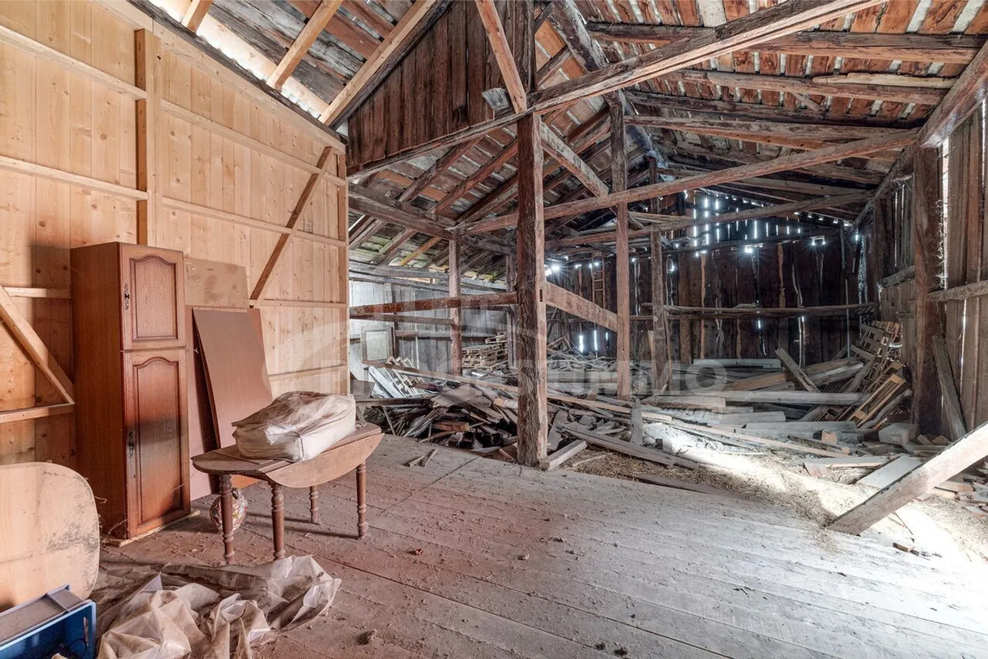 Grange avec un fort potentiel de construction pour conversion - Photo 3 sur 6