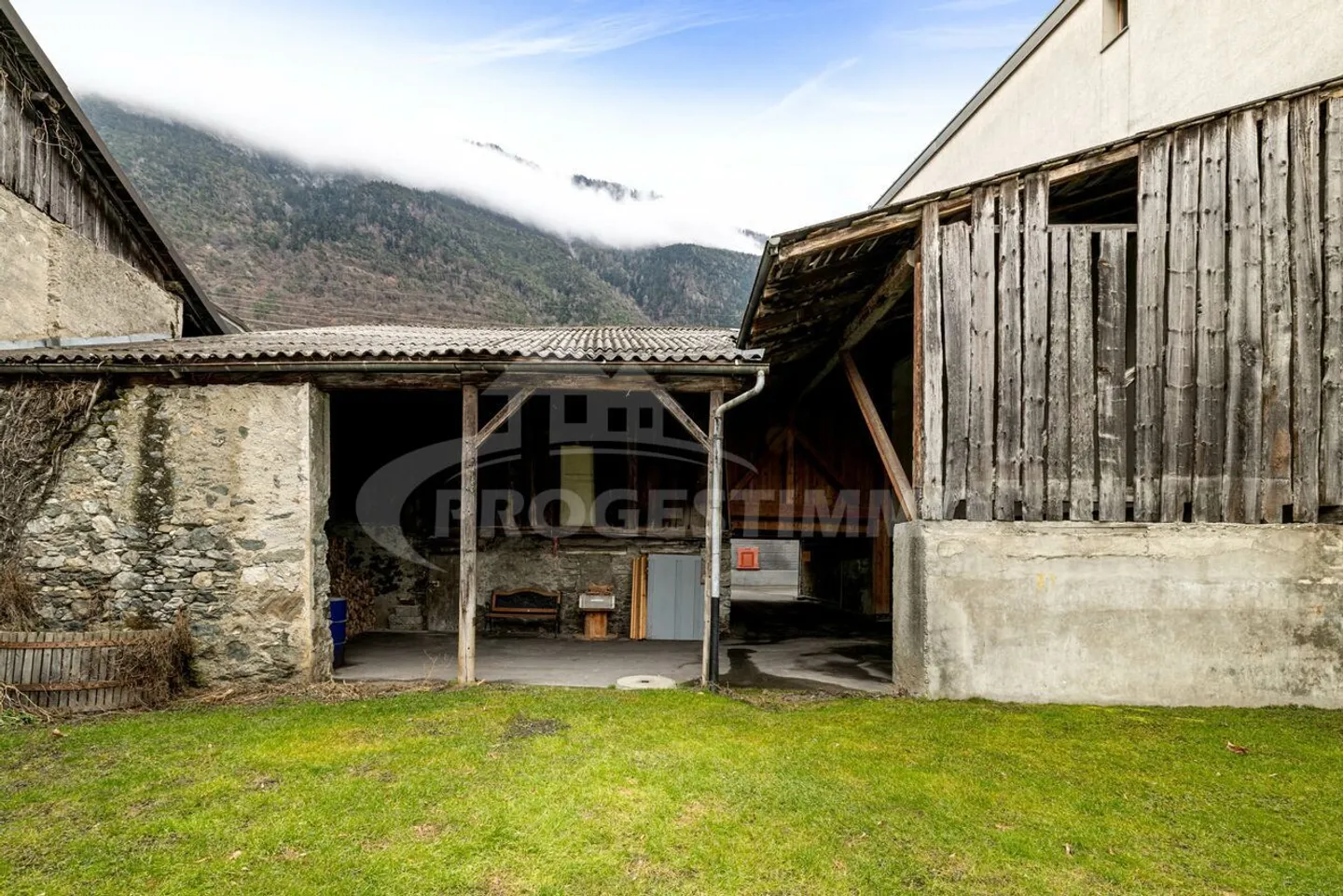 Grange avec un fort potentiel de construction pour conversion - Photo 5 sur 6