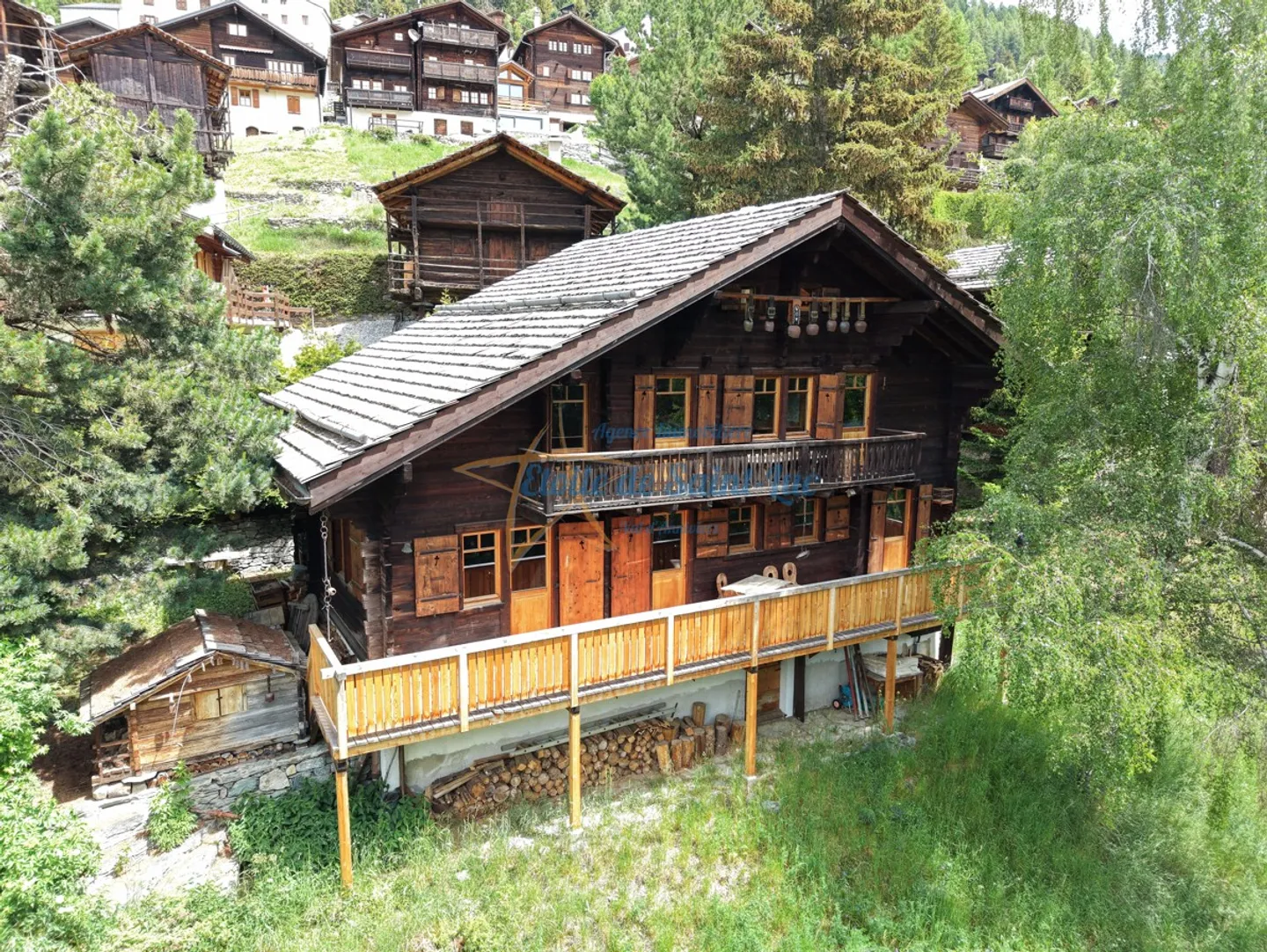 Chalet Charmant avec Deux Raccards - Photo 1 sur 29