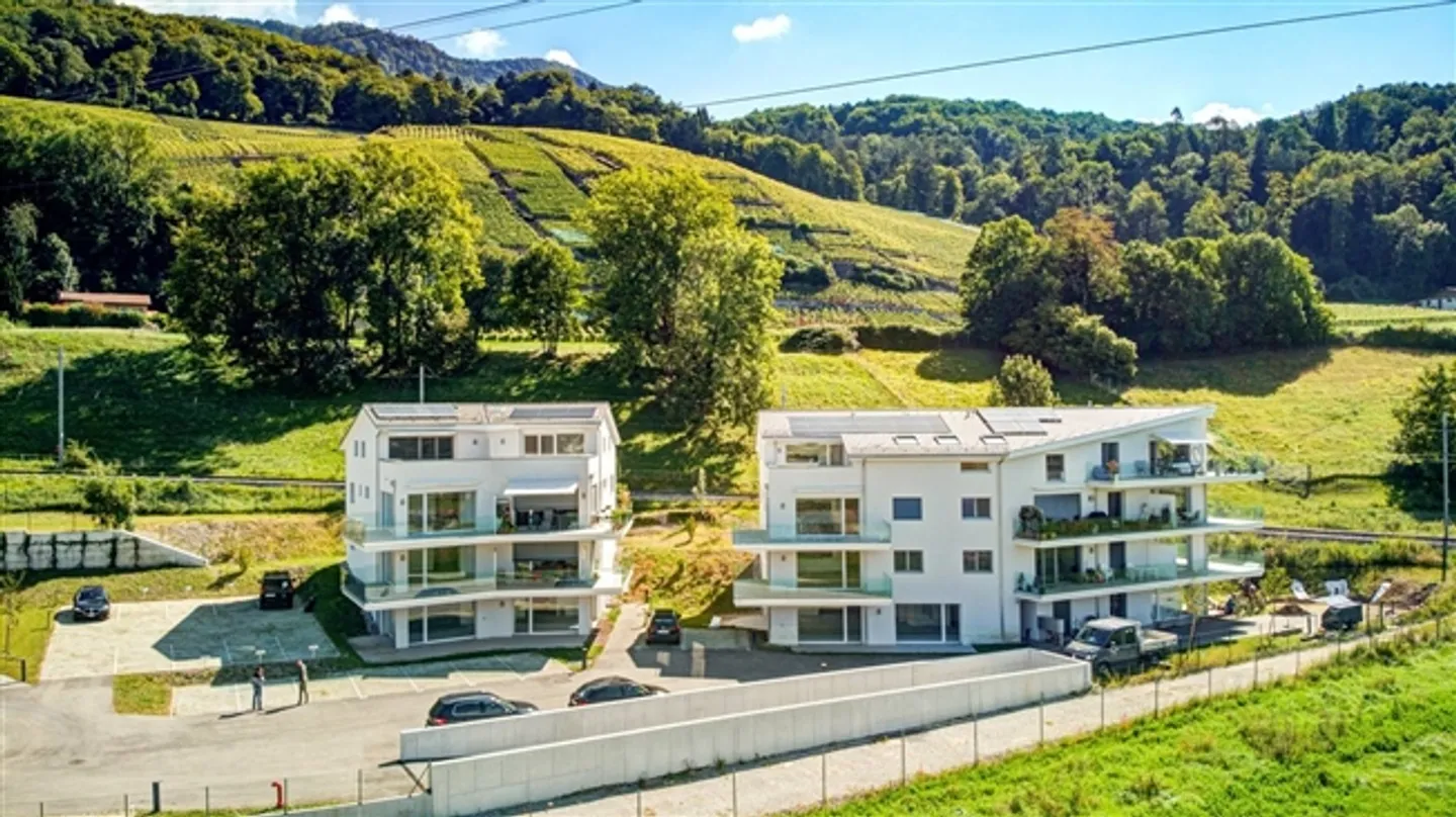 Appartement sous les combles spacieux et lumineux avec 4.5 pièces - Photo 2 sur 8