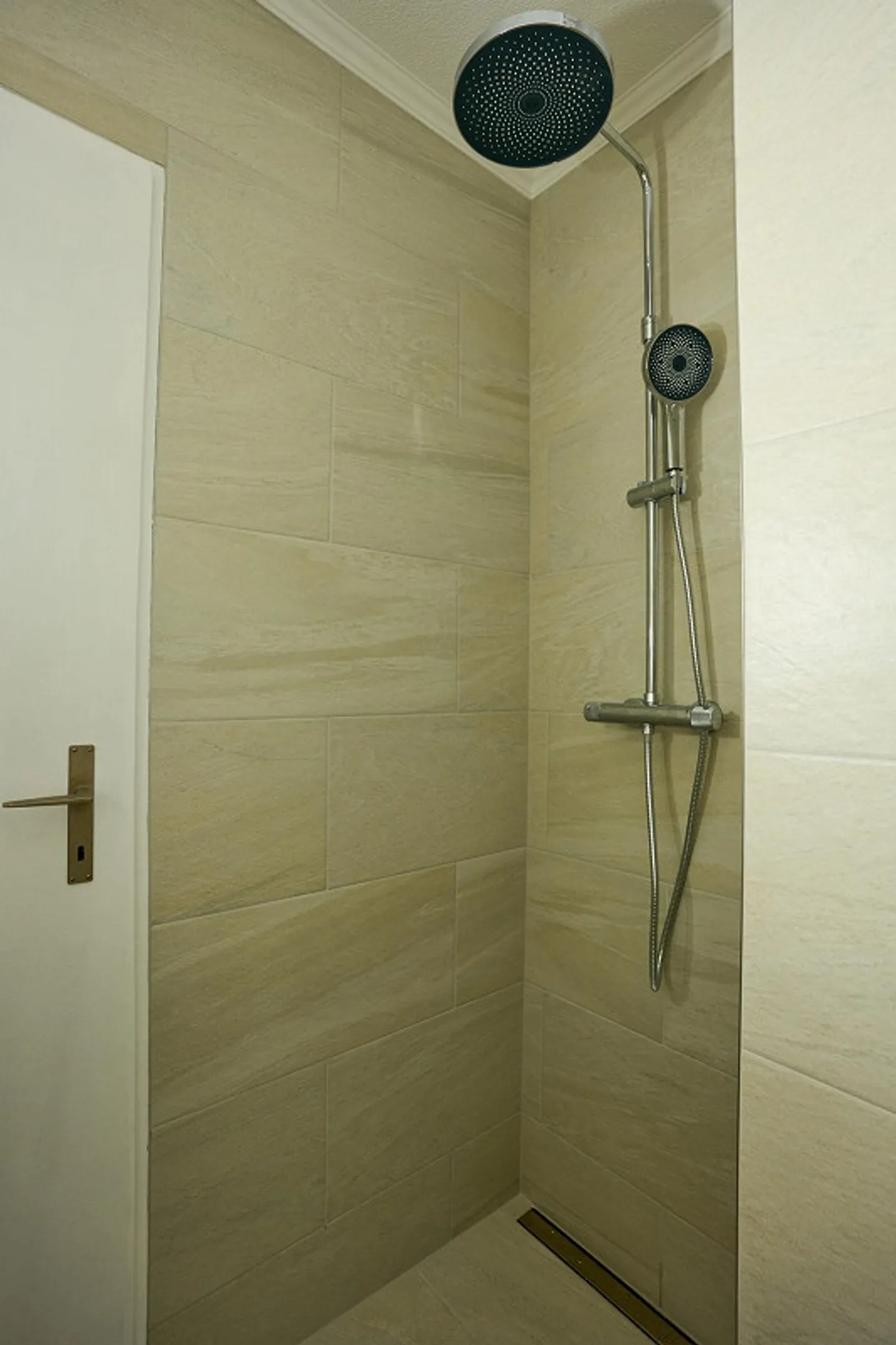 Ampio appartamento di 2,5 stanze a Bramberg con vista sul lago e sulle montagne - Foto 14 di 17