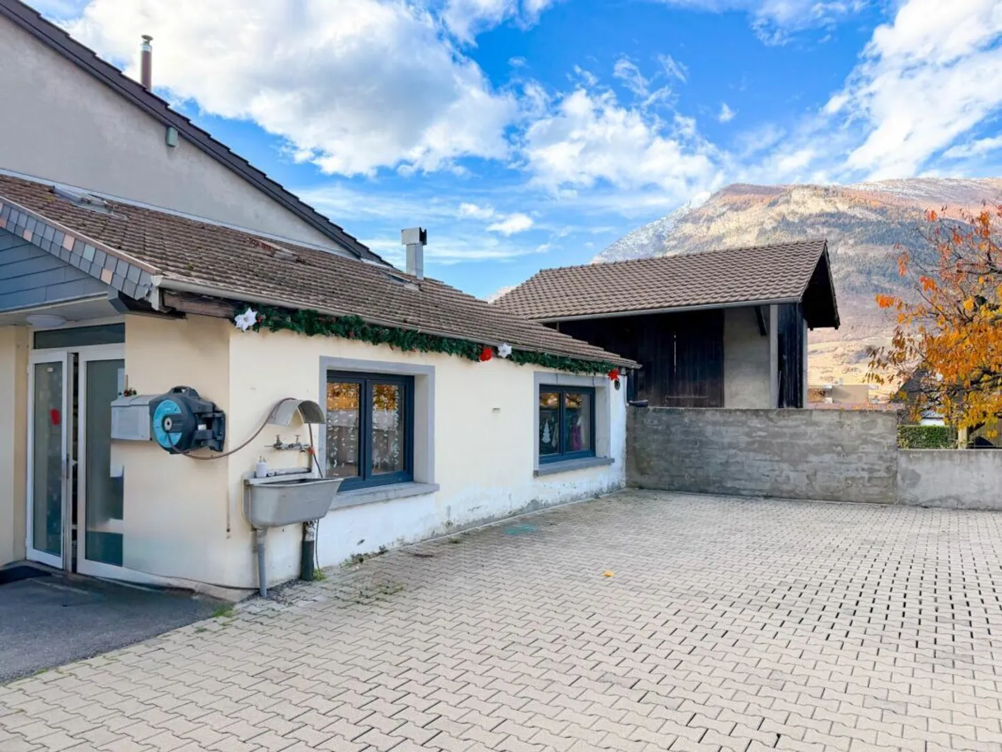 Multi-family house with commercial space and storage/office - Photo 6 of 7