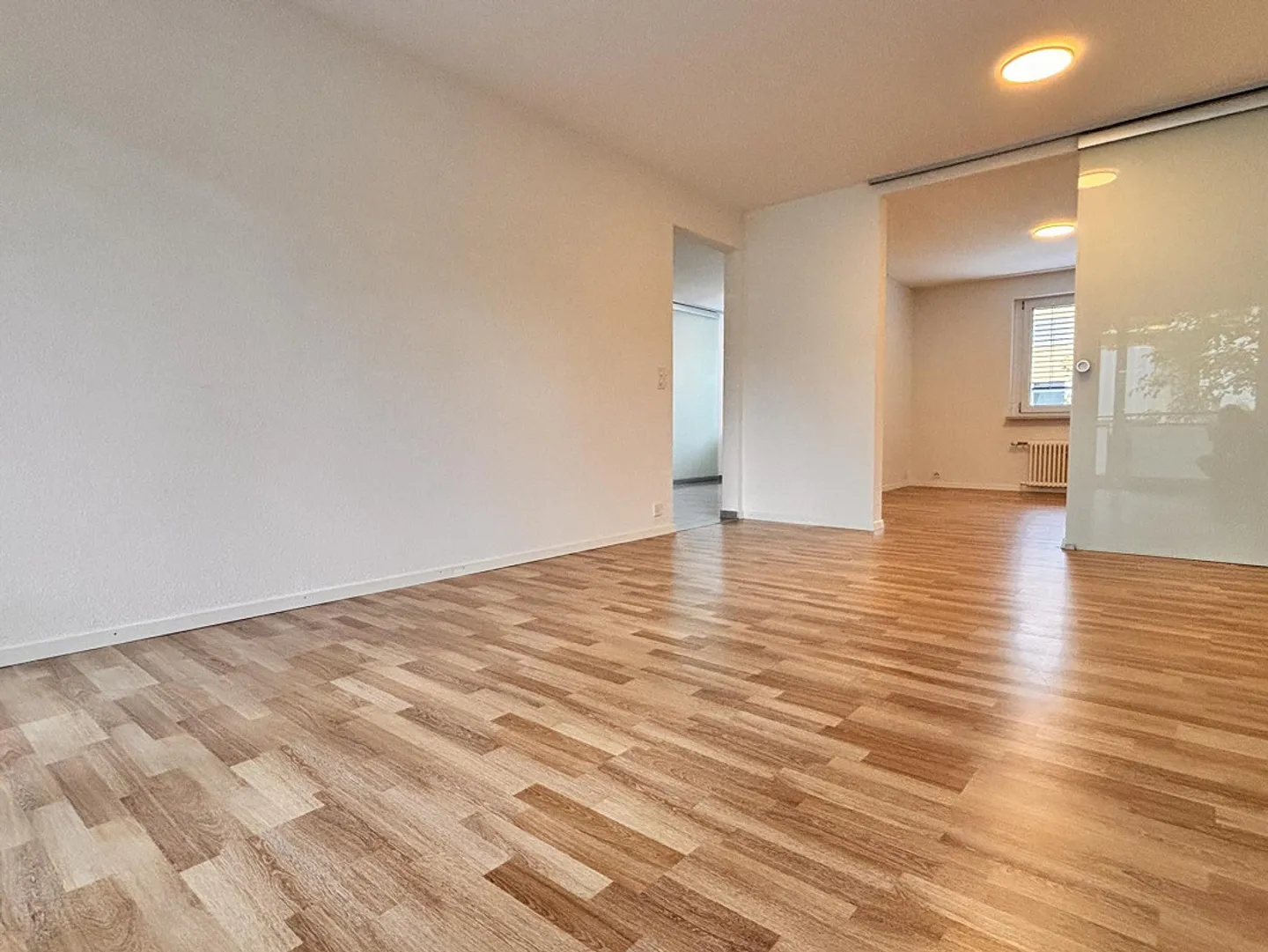 Bright and spacious 3.5-room apartment in an ideal location! - Photo 3 of 13