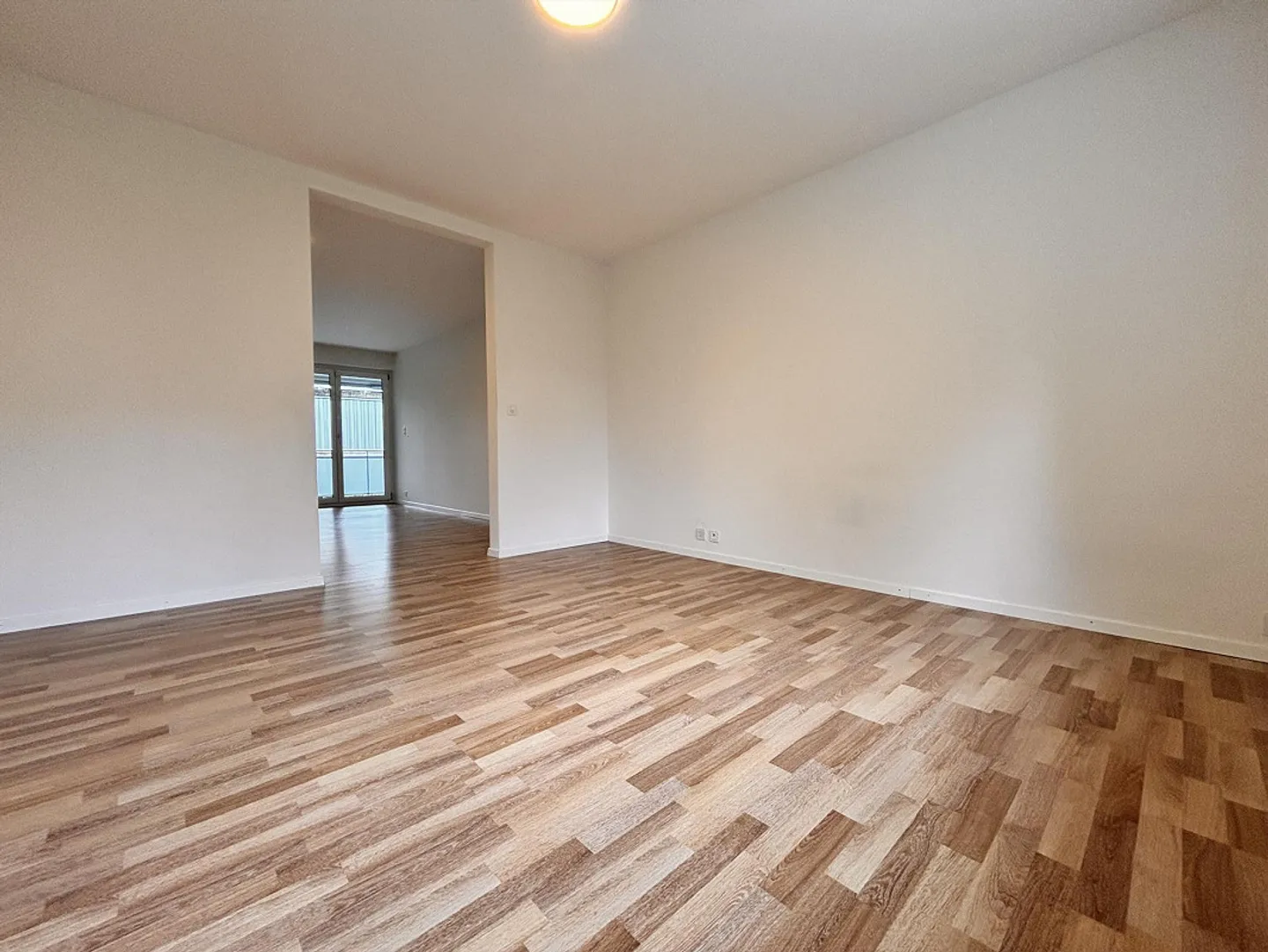 Bright and spacious 3.5-room apartment in an ideal location! - Photo 4 of 13