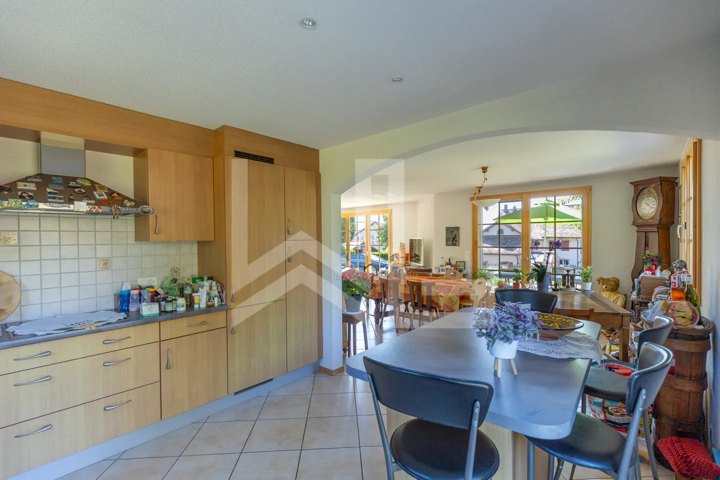 Charming Family Home with Garden - Photo 4 of 13