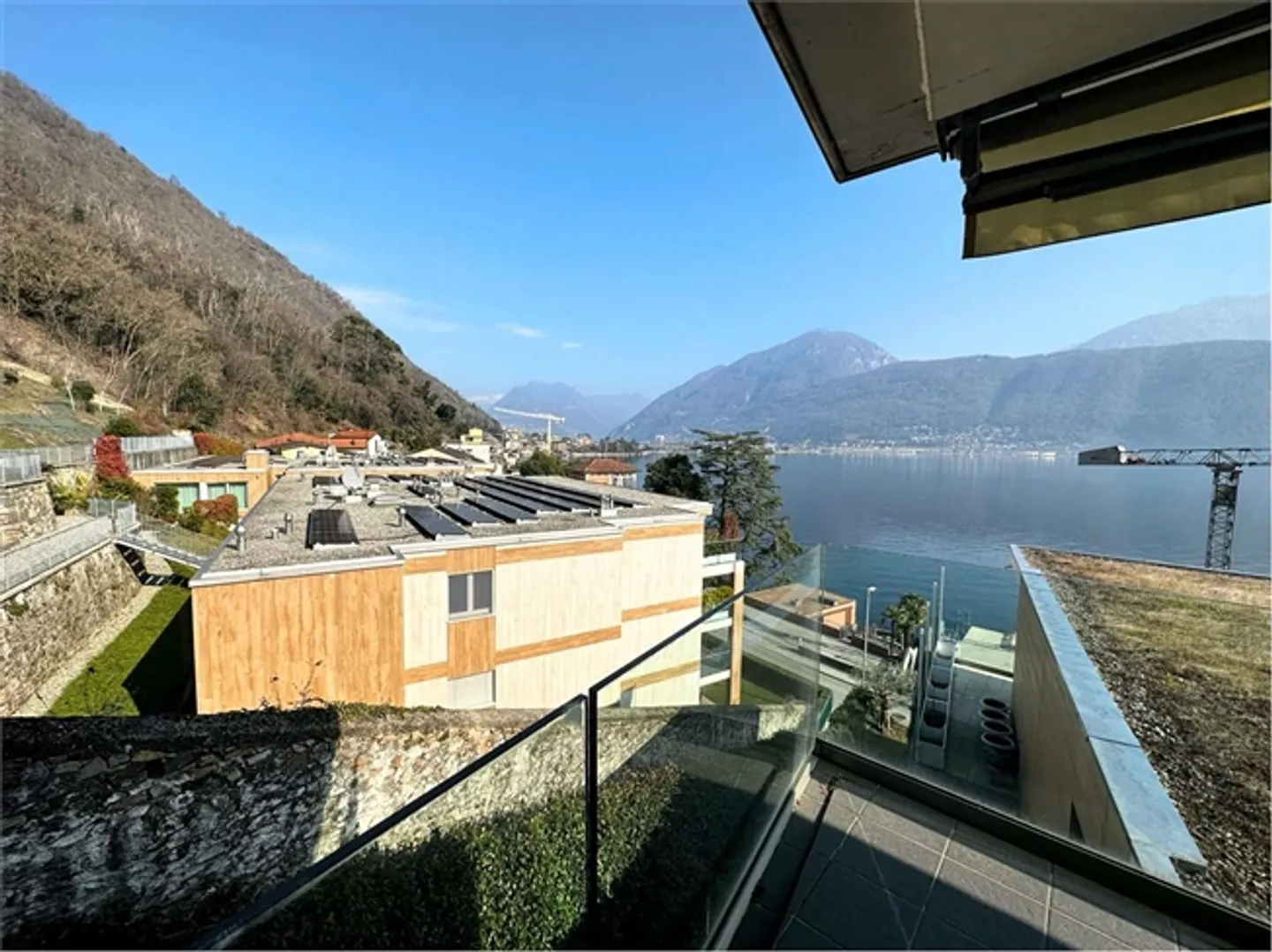 Apartment with terrace and enchanting lake view - Photo 6 of 20