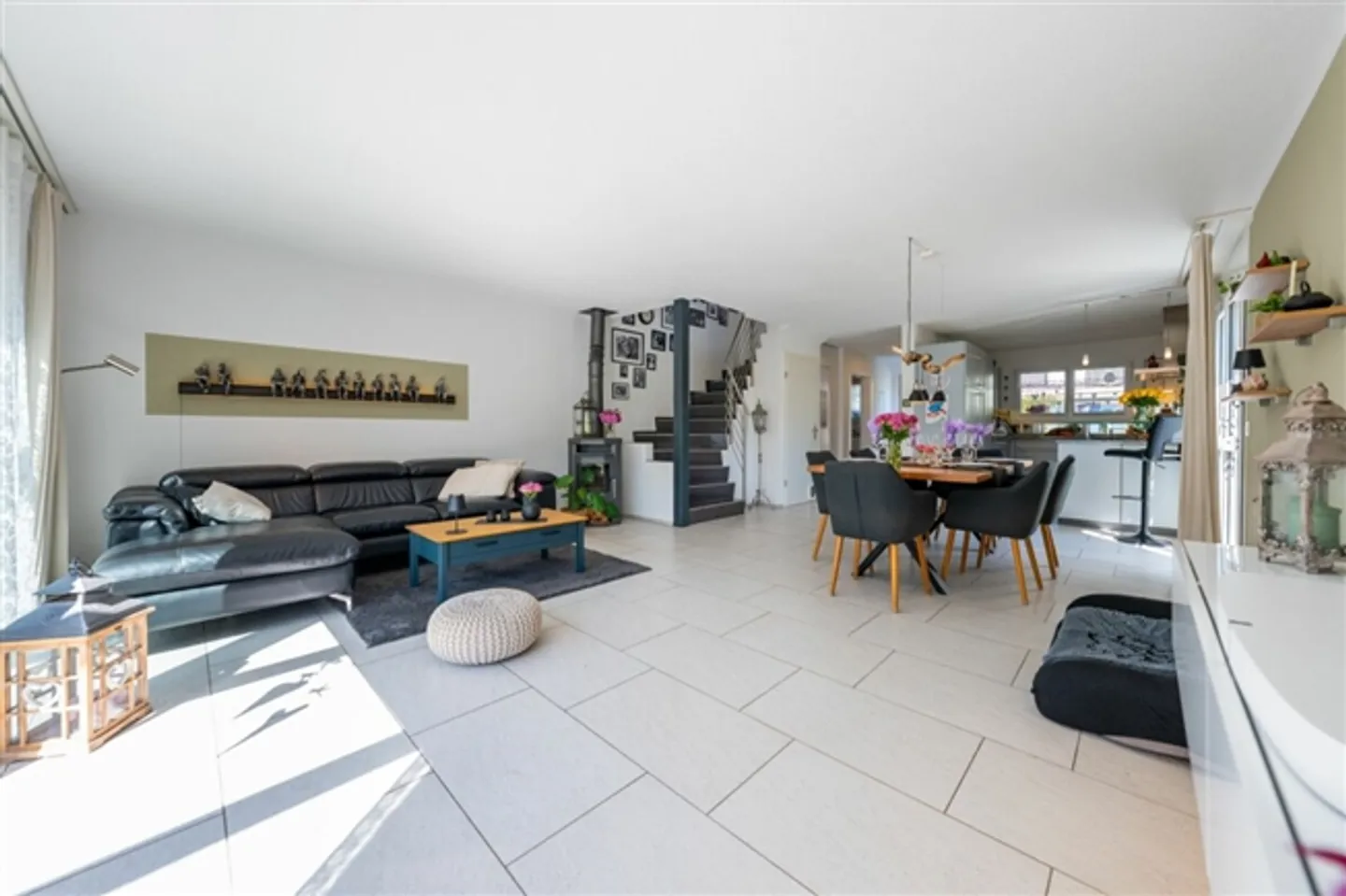 Maison jumelée rénovée et magnifique à vendre en bordure de forêt près de Schönbühl - Photo 2 sur 13