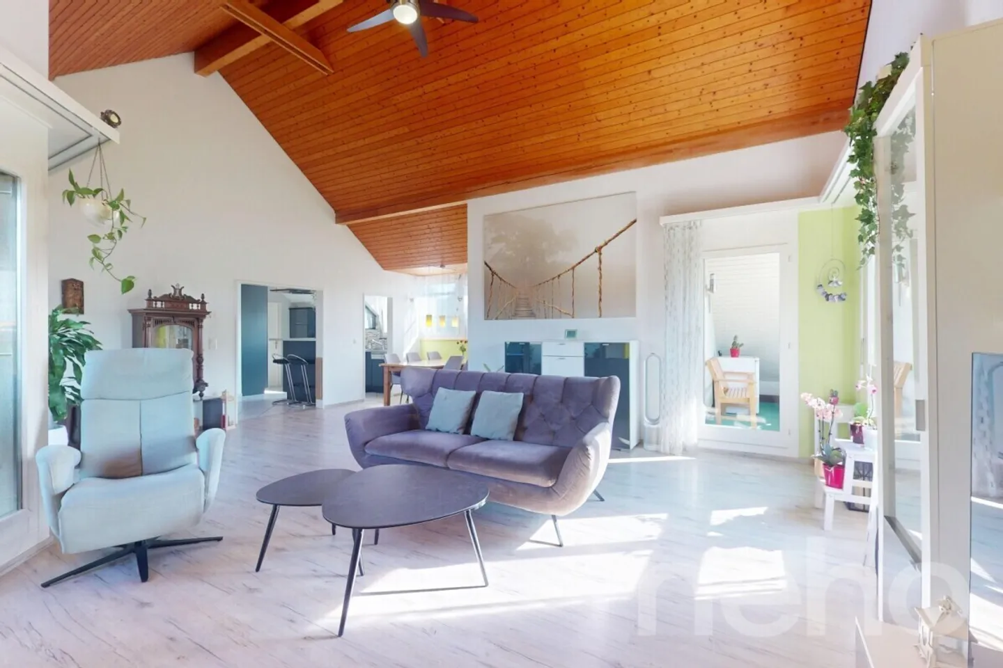 Quiet 4.5-room penthouse with balcony in Kaiseraugst - Photo 2 of 13