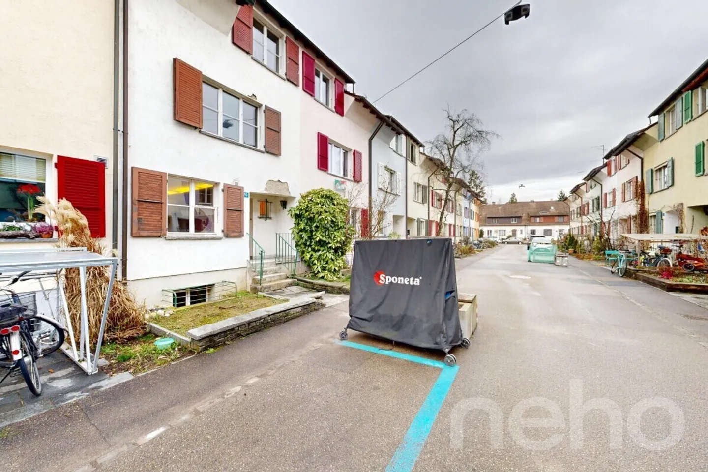 Charming Townhouse with Garden - Photo 4 of 13