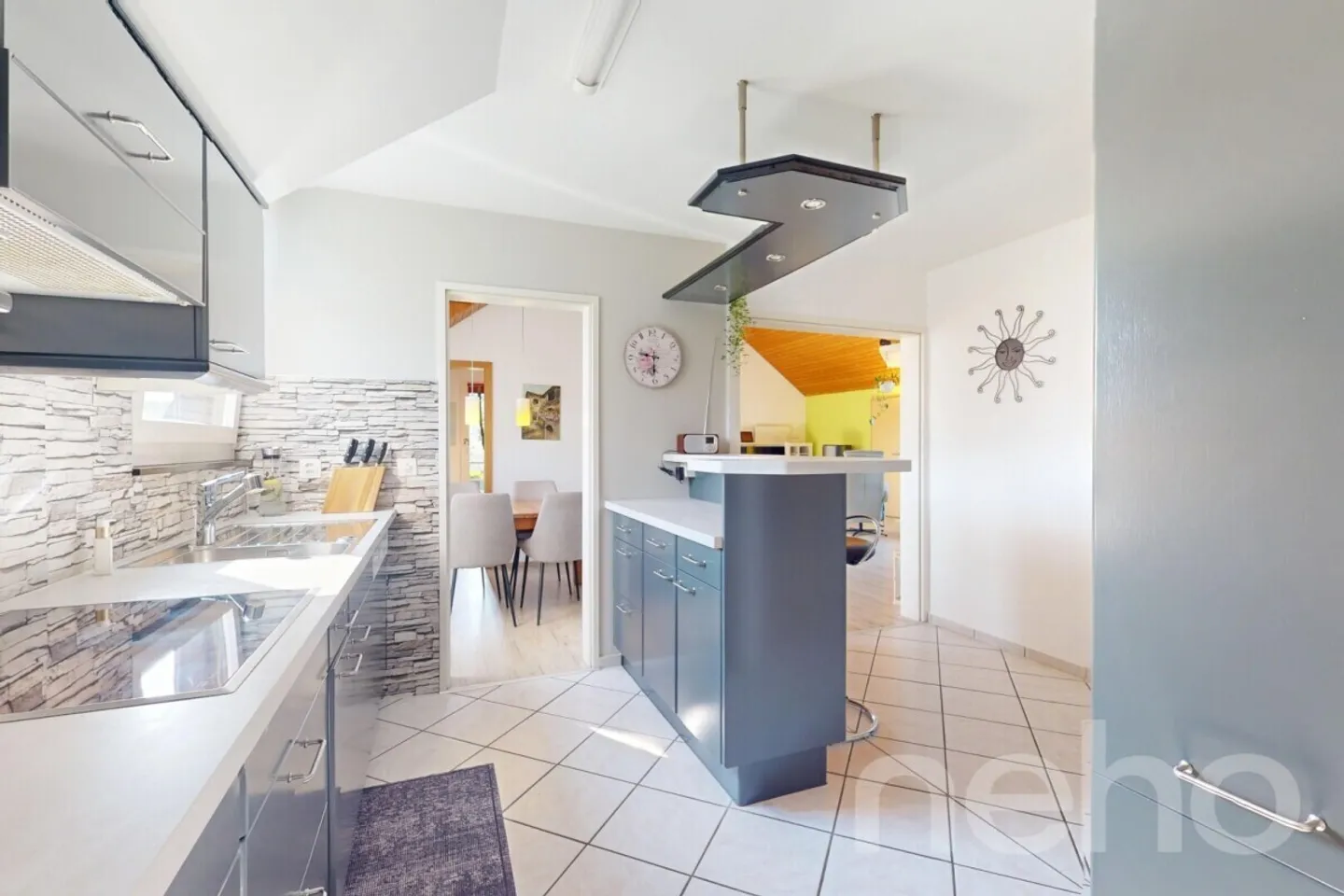 Quiet 4.5-room penthouse with balcony in Kaiseraugst - Photo 7 of 13