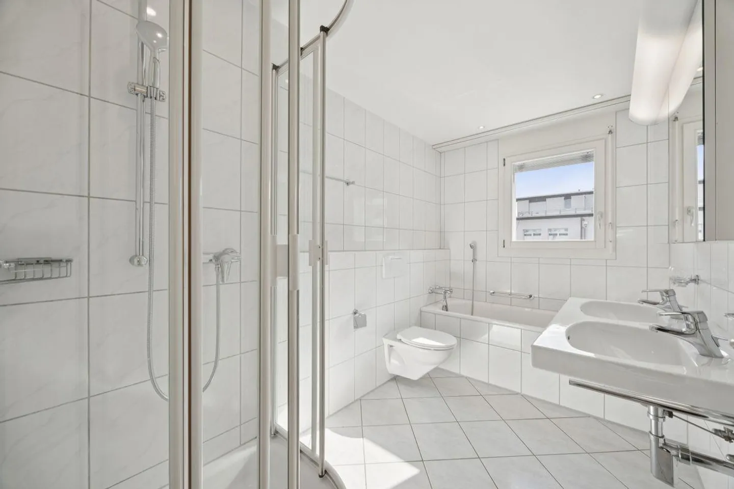 Corner House in a Quiet and Family-Friendly Neighborhood - Photo 9 of 12