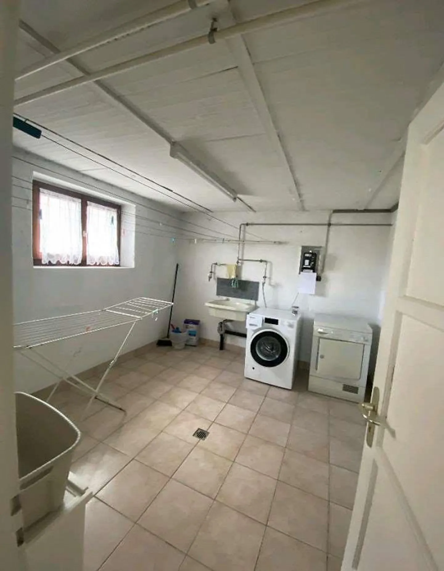 3.5 Locali ristrutturati a Dino - Posizione strategica, subito disponibile - Foto 6 di 7