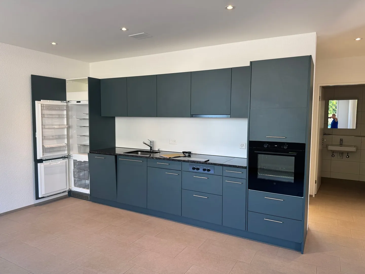 Appartamento moderno di 2,5 stanze al piano terra a Pfeffingen, in posizione centrale - Foto 2 di 8