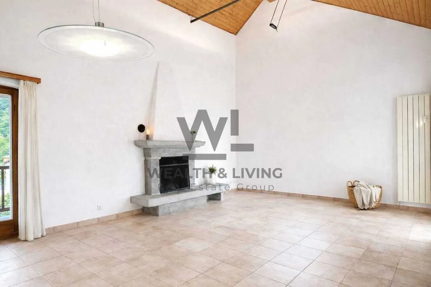 Geräumige Attika mit Garten - Foto 2 von 12