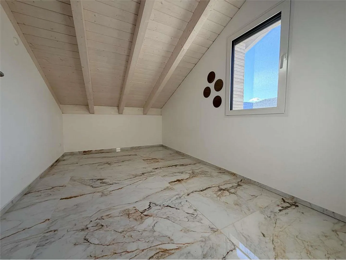 Modern 3.5-room attic for rent - Photo 5 of 8