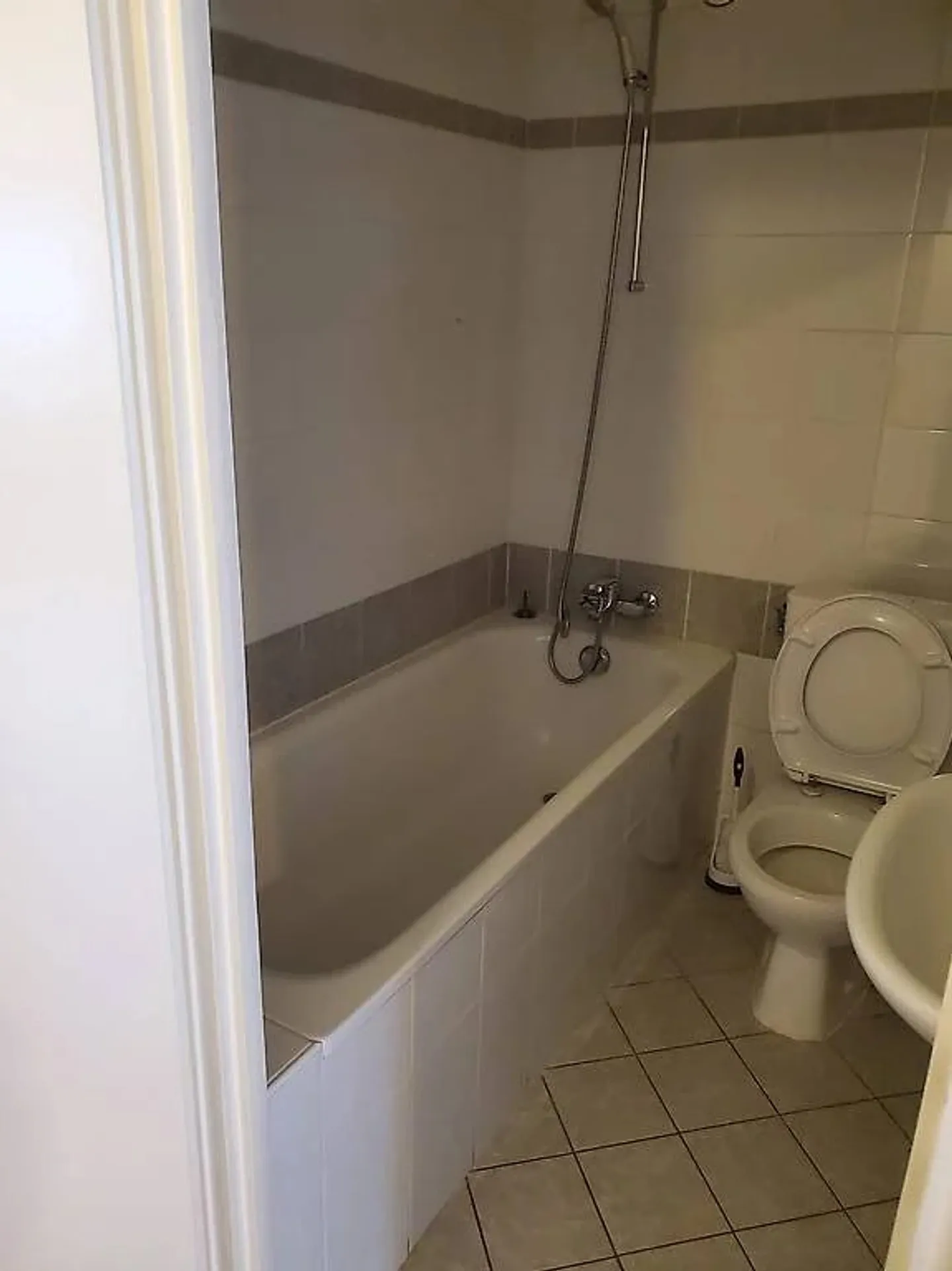 Appartement à louer - Photo 3 sur 5