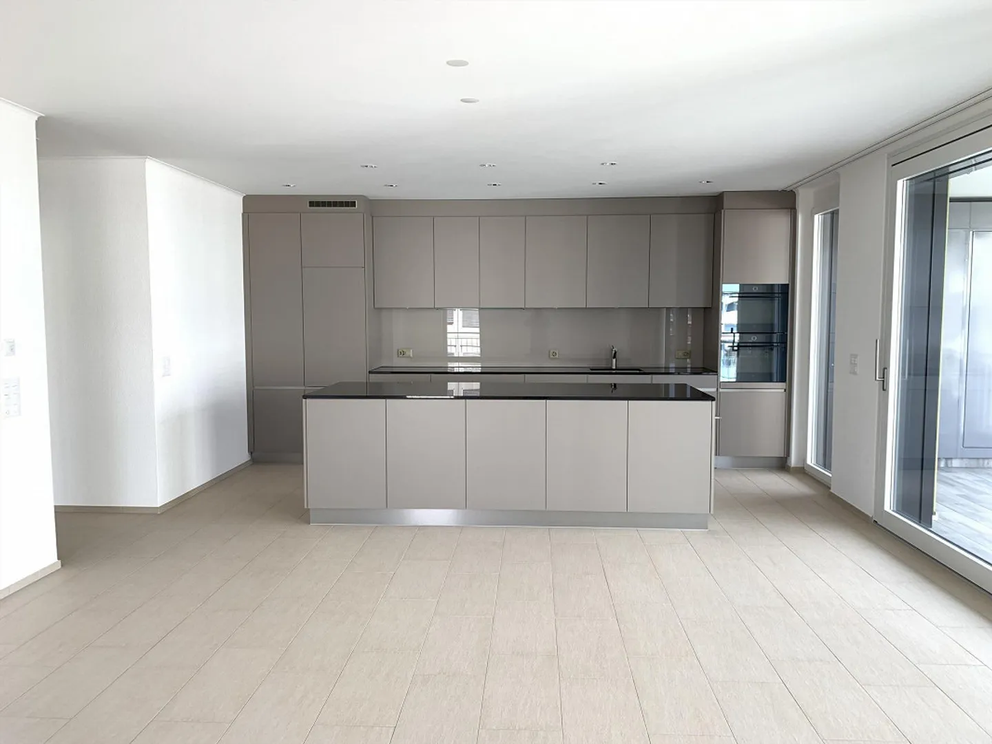 Grosszügige und helle 3.5-Zimmerwohnung (112 m2) - Foto 3 di 30
