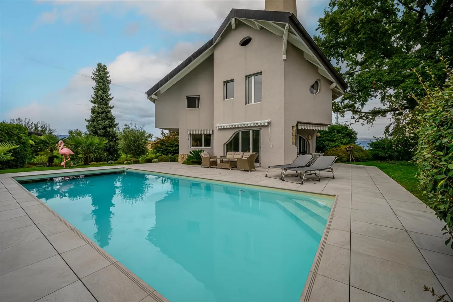 Splendida villa sulle alture di Nyon - Foto 1 di 10