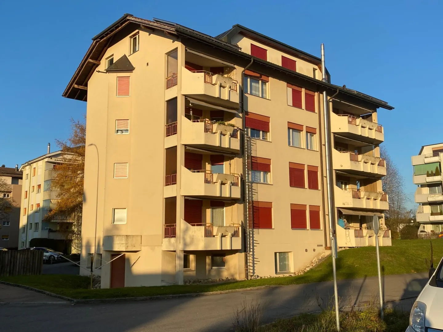 8 appartamenti attraenti, parzialmente ristrutturati - Foto 1 di 12