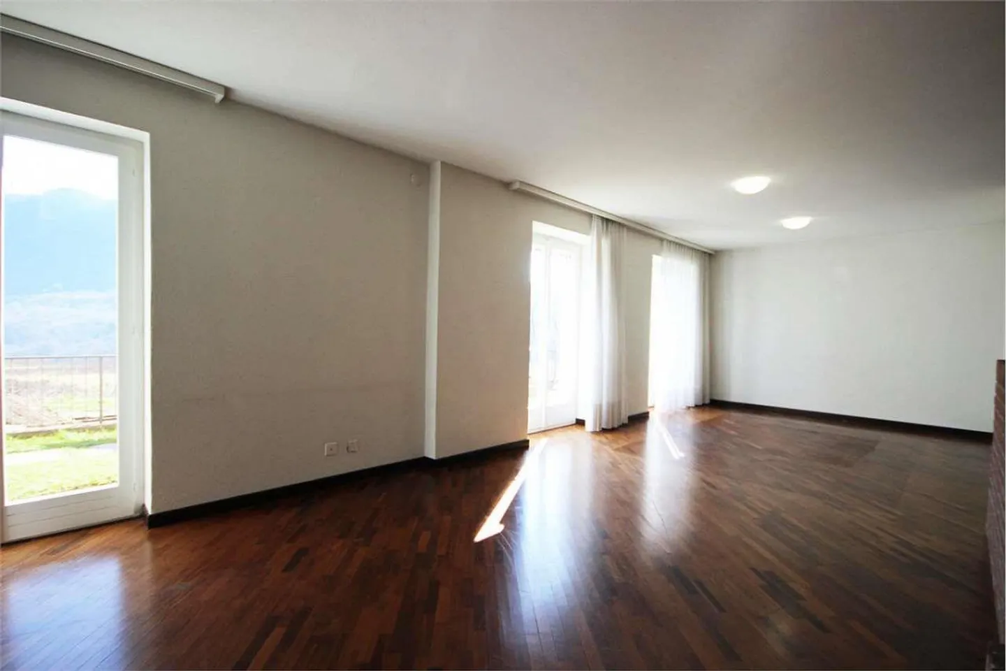 MONTAGNOLA: Single-family house with a view - Photo 2 of 8