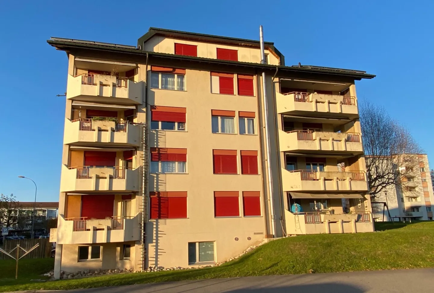 8 appartamenti attraenti, parzialmente ristrutturati - Foto 2 di 12