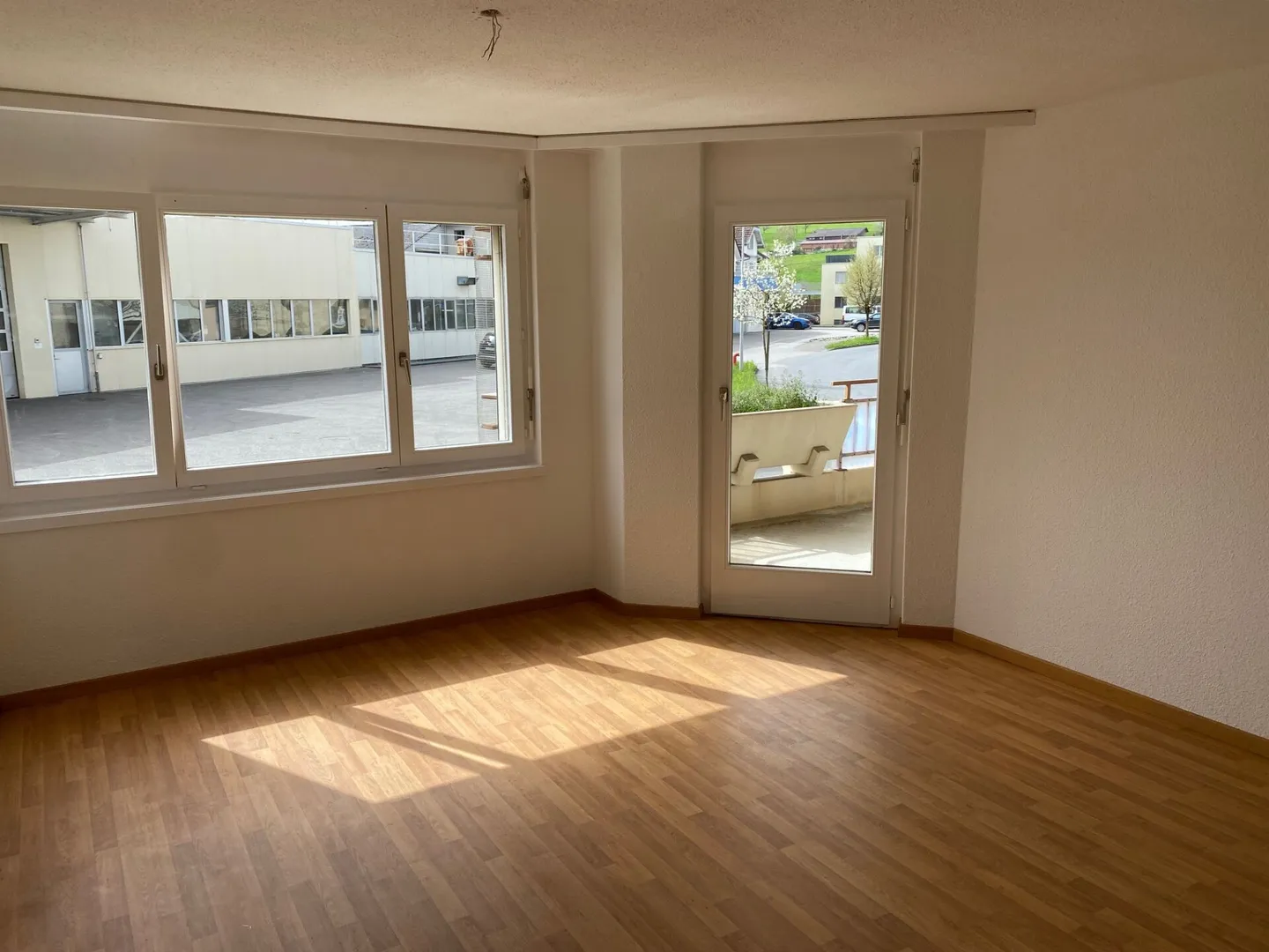 8 appartamenti attraenti, parzialmente ristrutturati - Foto 5 di 12