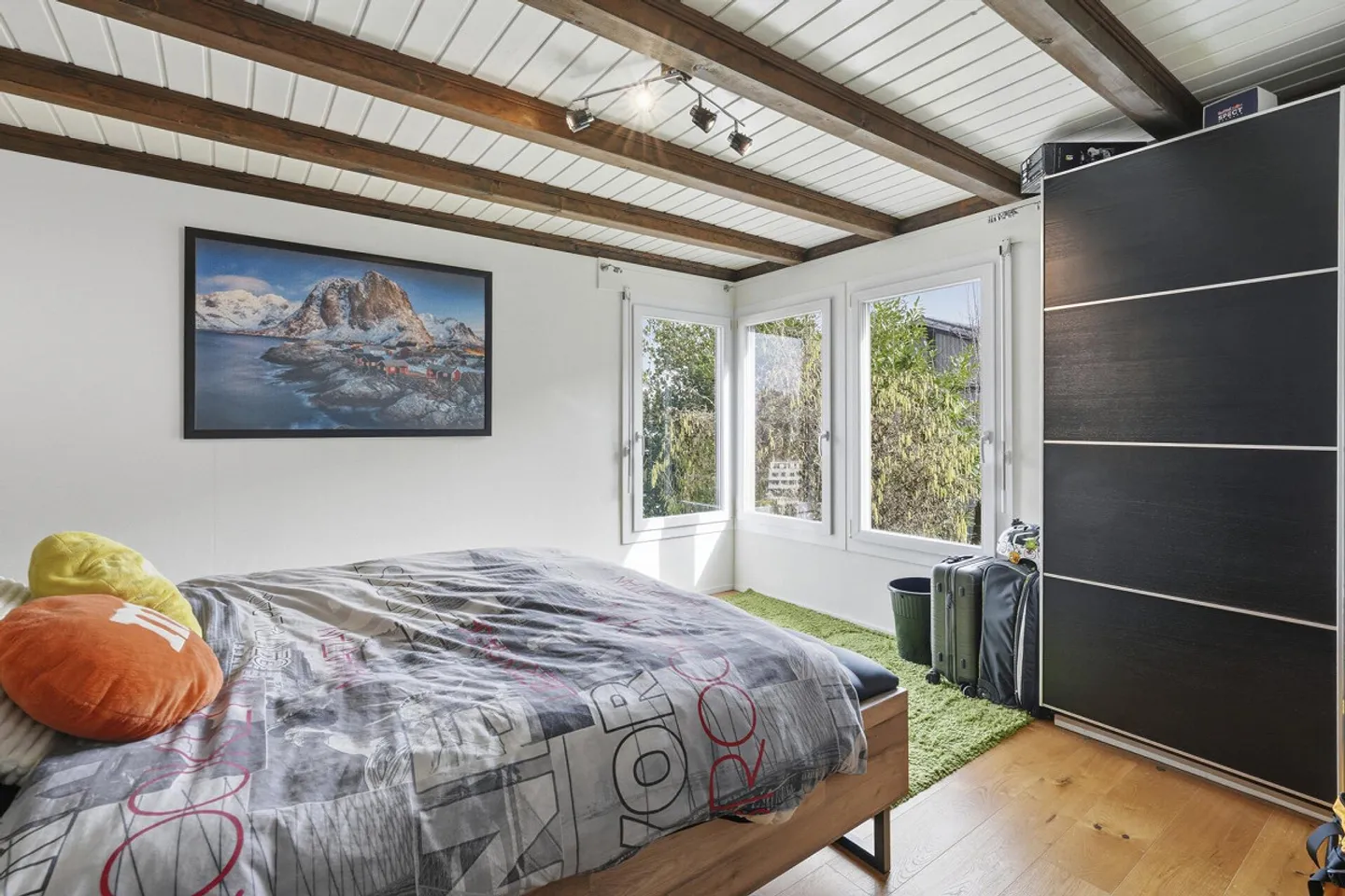 Modern Condominium with Fantastic Views - Photo 14 of 21